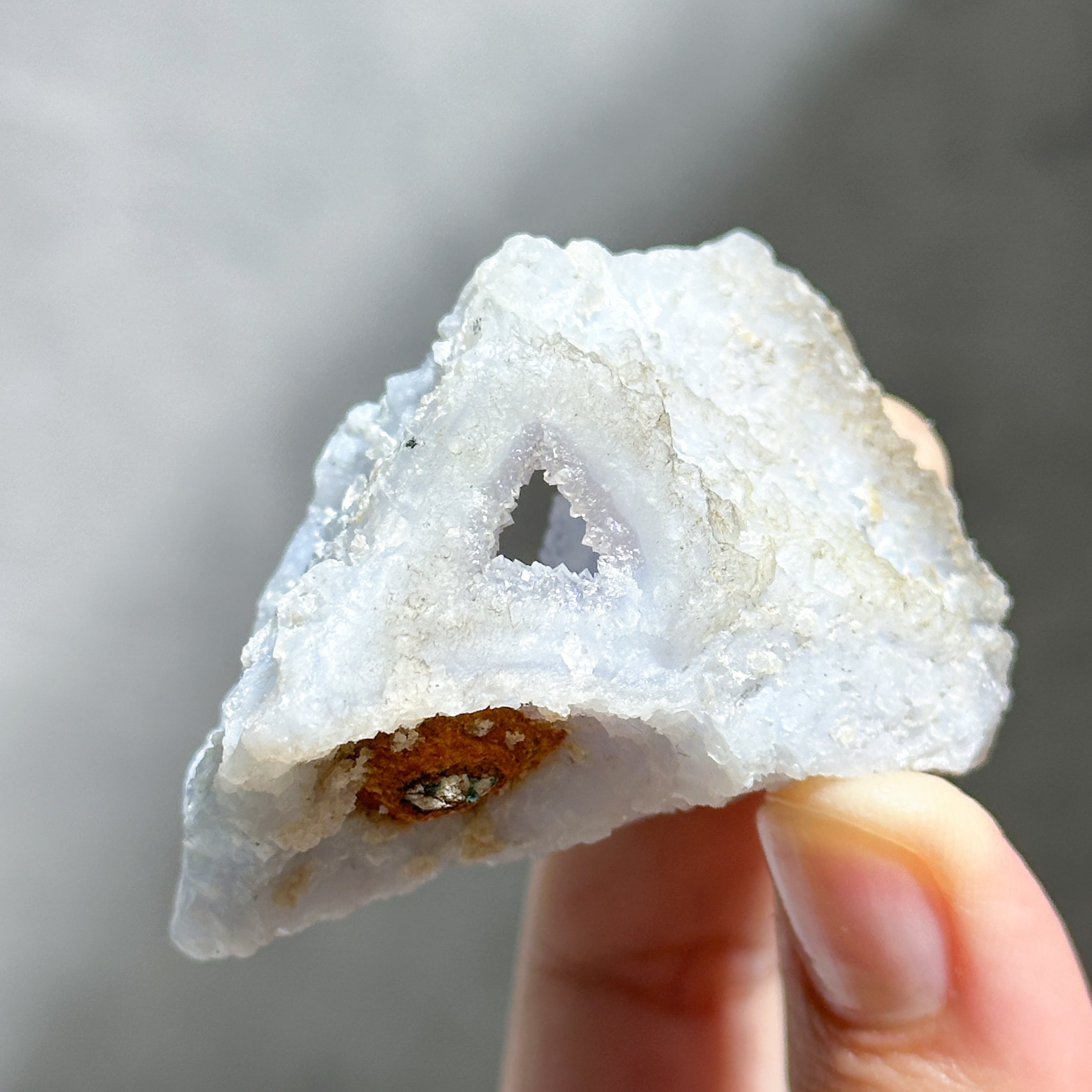 ブルーカルセドニー 原石82◇ Blue Chalcedony ◇天然石・鉱物