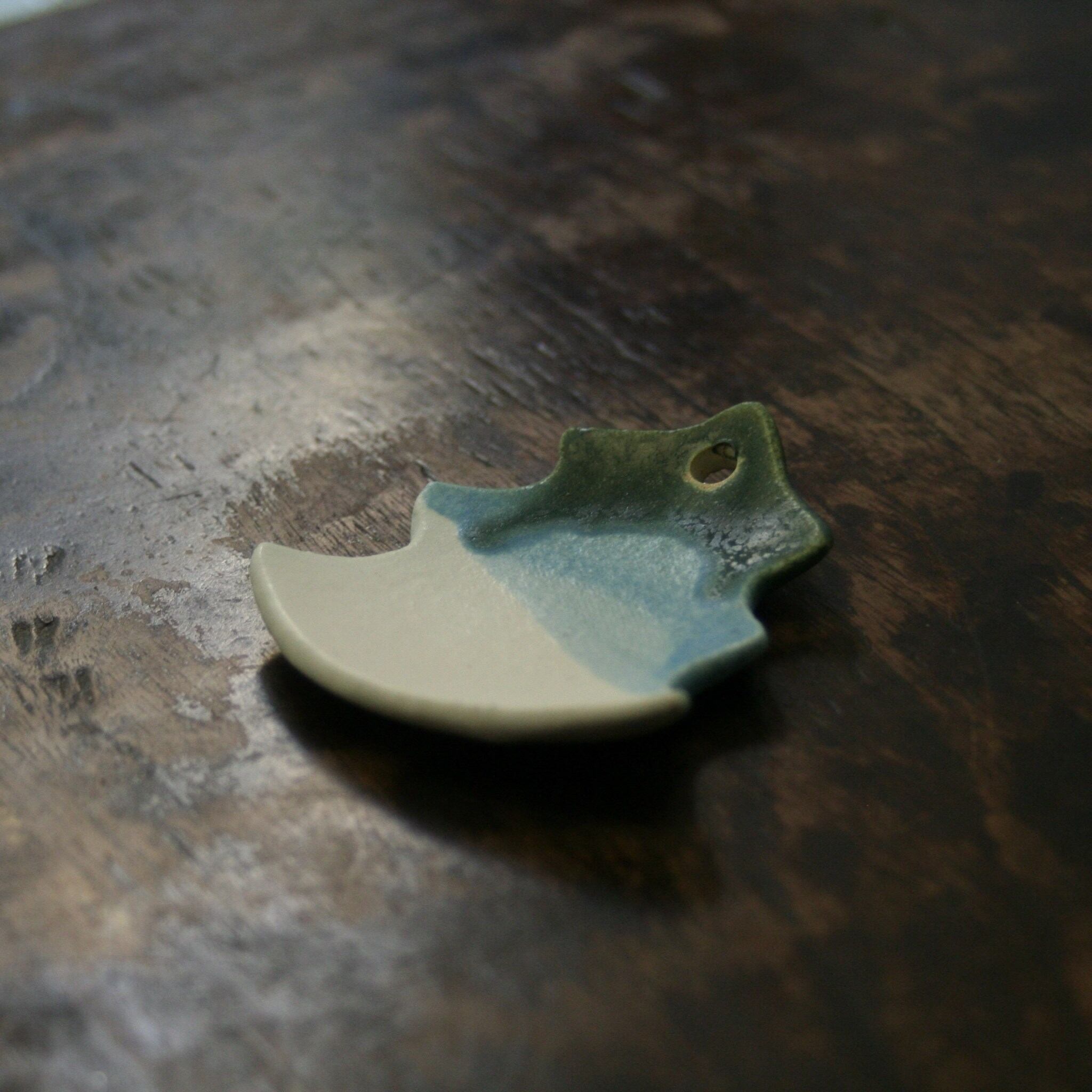 新品未使用自宅保管品です陶器 田中恒子さんの器 鏡餅・白い葉皿 - 食器