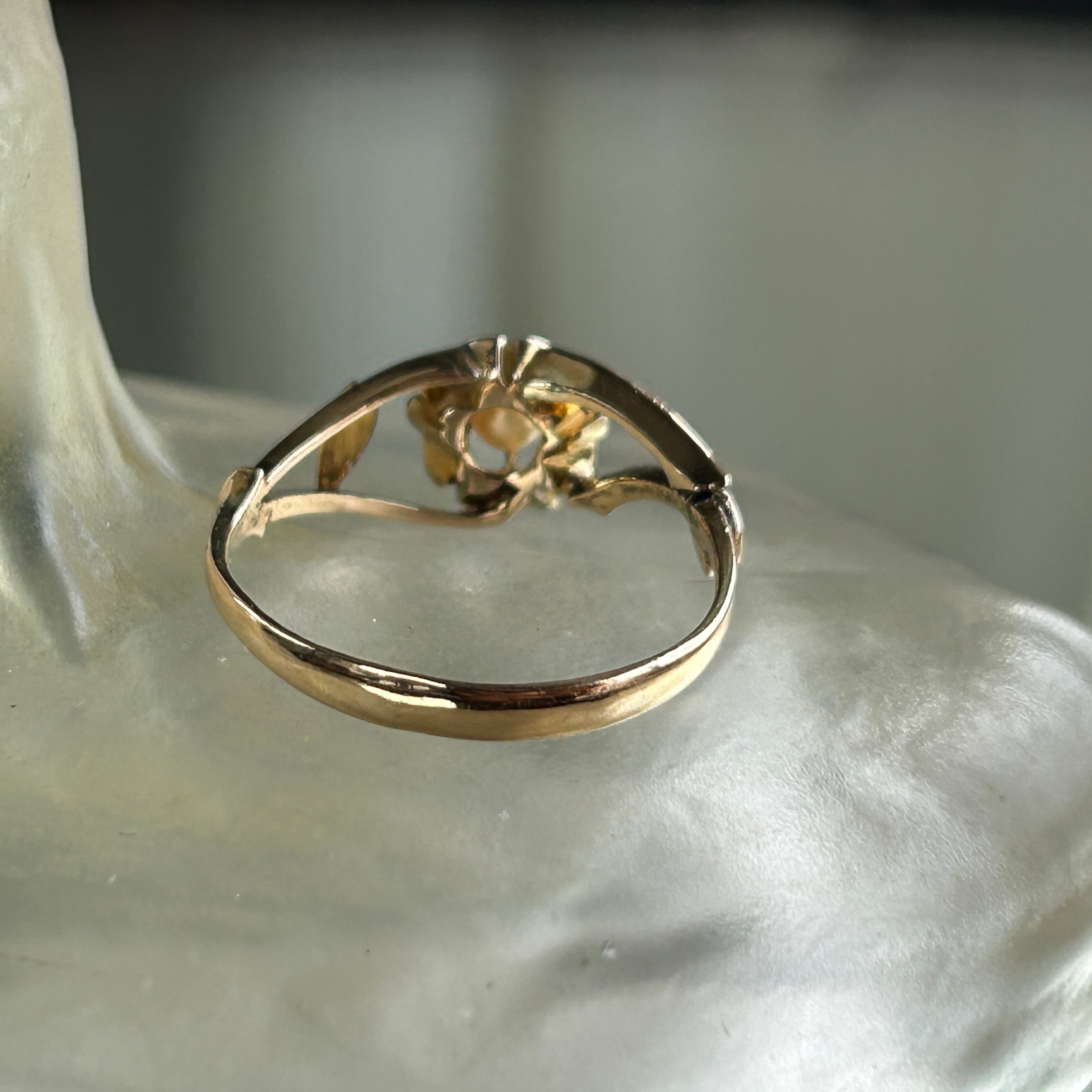 アンティーク　貴重な戦前の桜モチーフリング