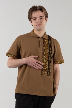 【男女兼用モデル】ウクライナ手刺繍ヴィシヴァンカ　シルク糸　半袖　フリーサイズ