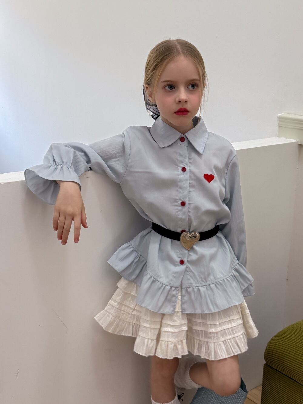 ベルト付きハート刺繍シャツ