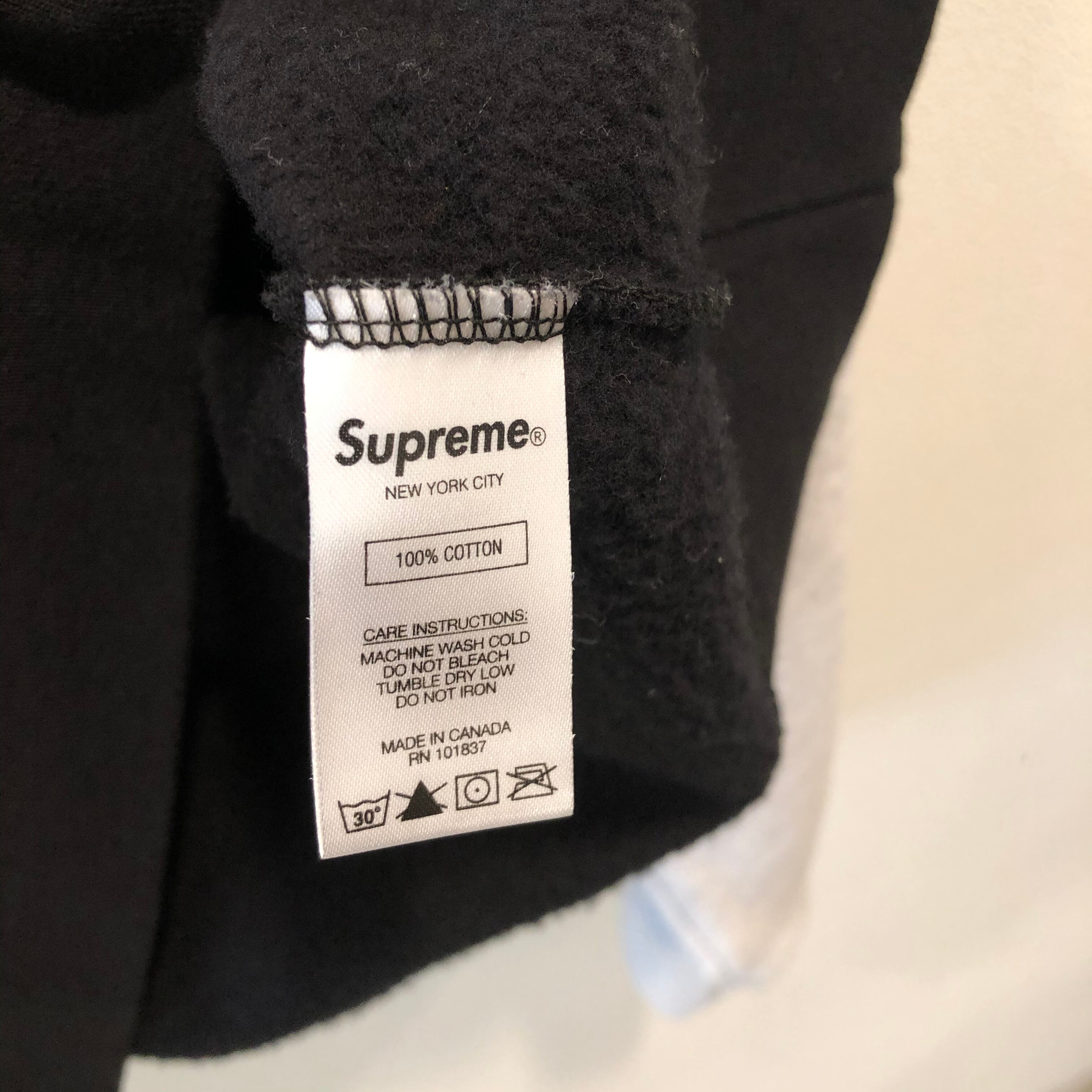 新品　未使用　未開封 Supreme Small Hooded  Sweat