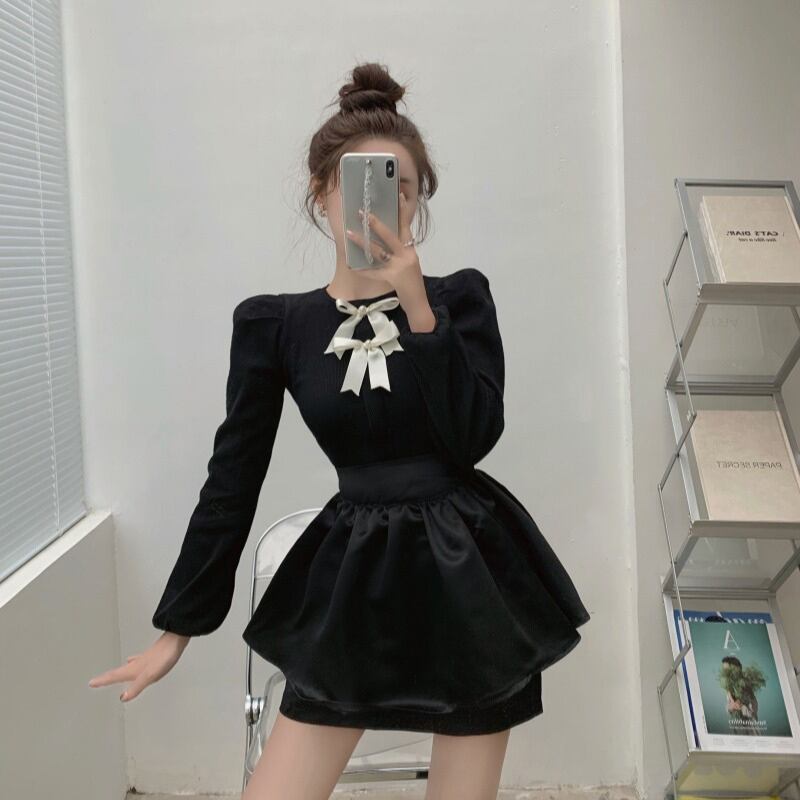 Tシャツ シャツ ショートリボンオータムウィンターブラックブラウス ロング 秋物 冬物 ブラックストロベリース61426040128