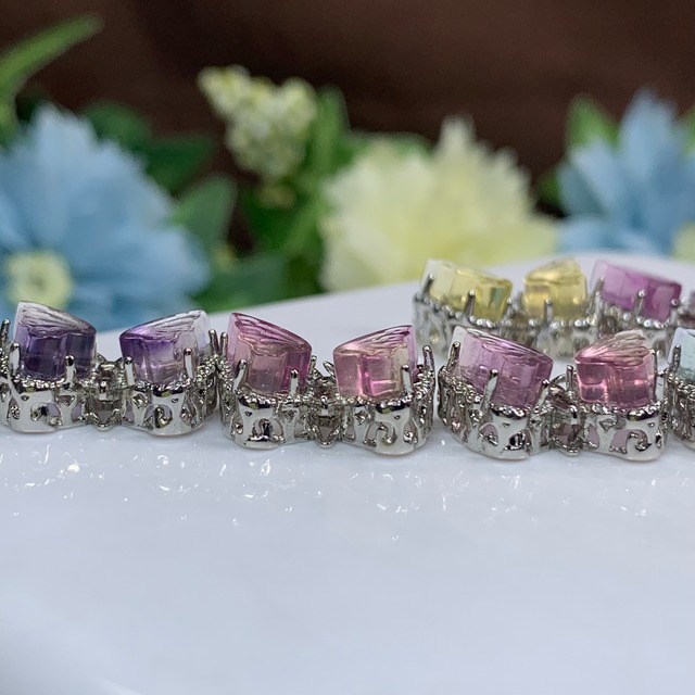 在庫処分セール☆2.10個セット☆フローライト蝶々・縦横貫通穴☆パーツ