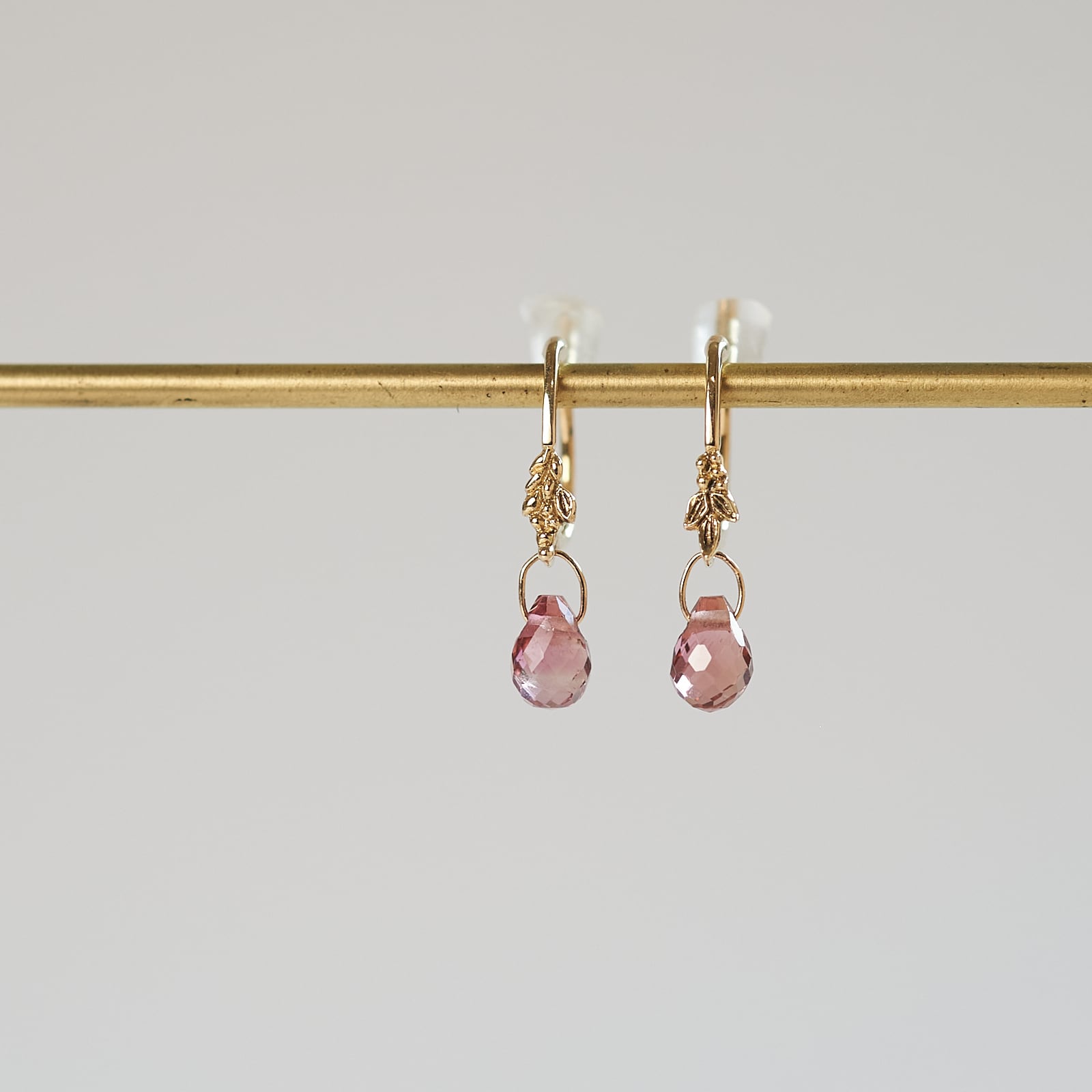 ピンクトルマリン K10YG ベリー ノンホールピアス/イヤークリップ