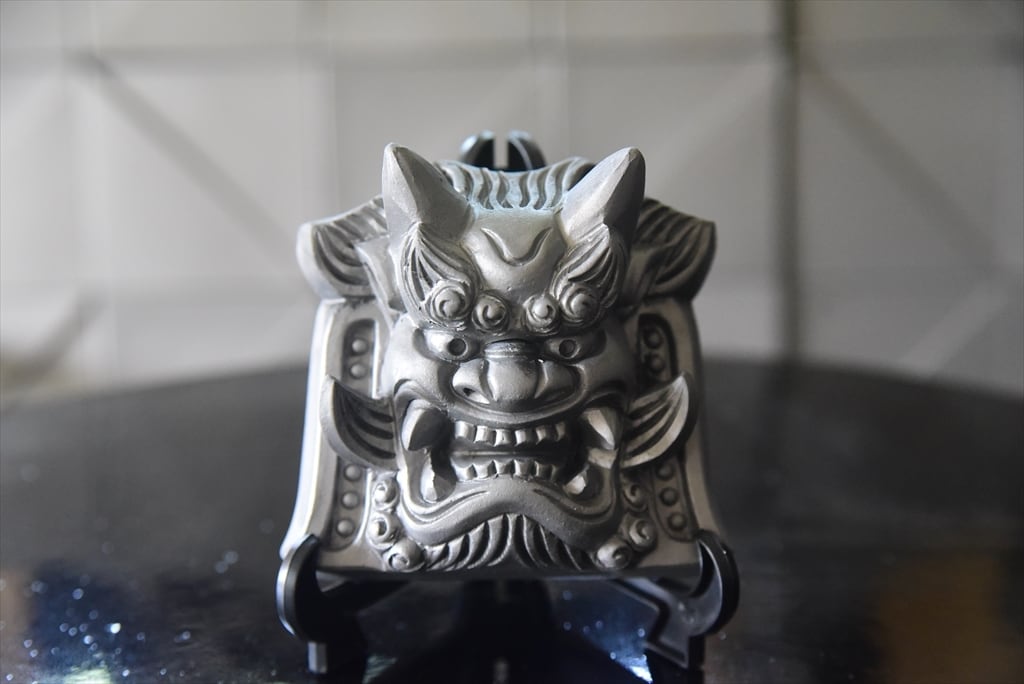 卓上鬼瓦 鬼面 IK-Ⅲ | Ibushi Gallery 瓦廊｜淡路島の鬼瓦工場から