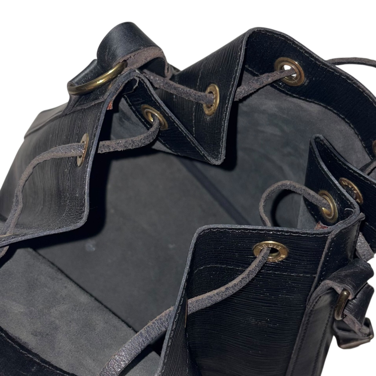 vintage 1986’s LOUIS VUITTON black “epi” leather bag “noe”
