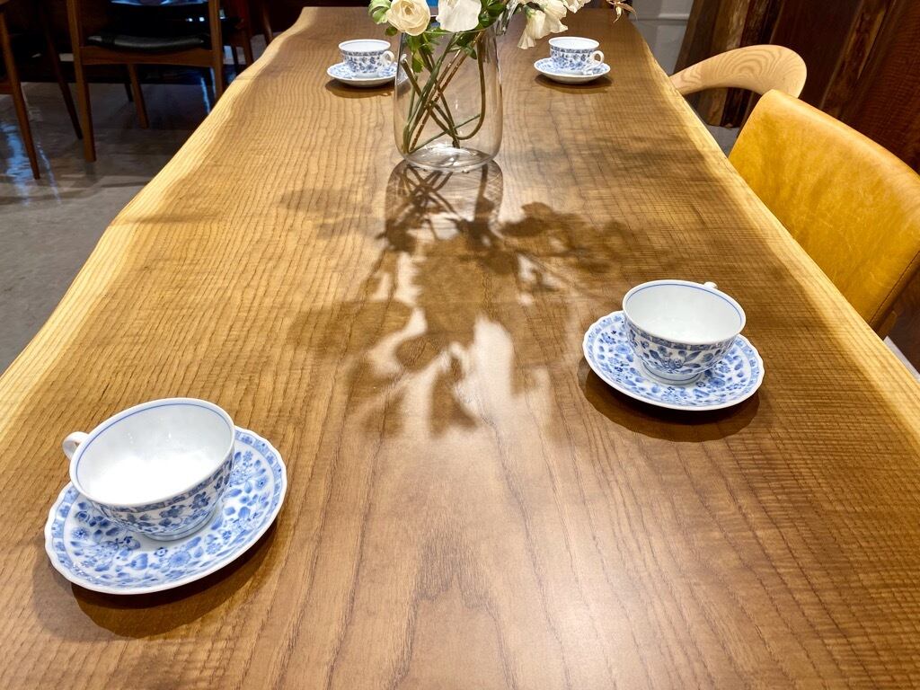 黄肌（キハダ）_2460×780-920×50_横浜元町店_テーブル天板/一枚板