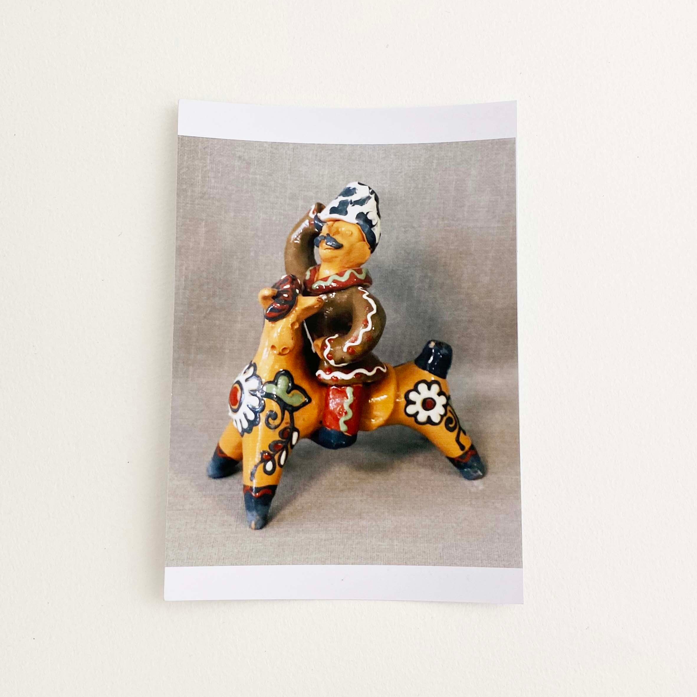 ウクライナ産  オピシュニャ土人形（馬に乗った騎士）