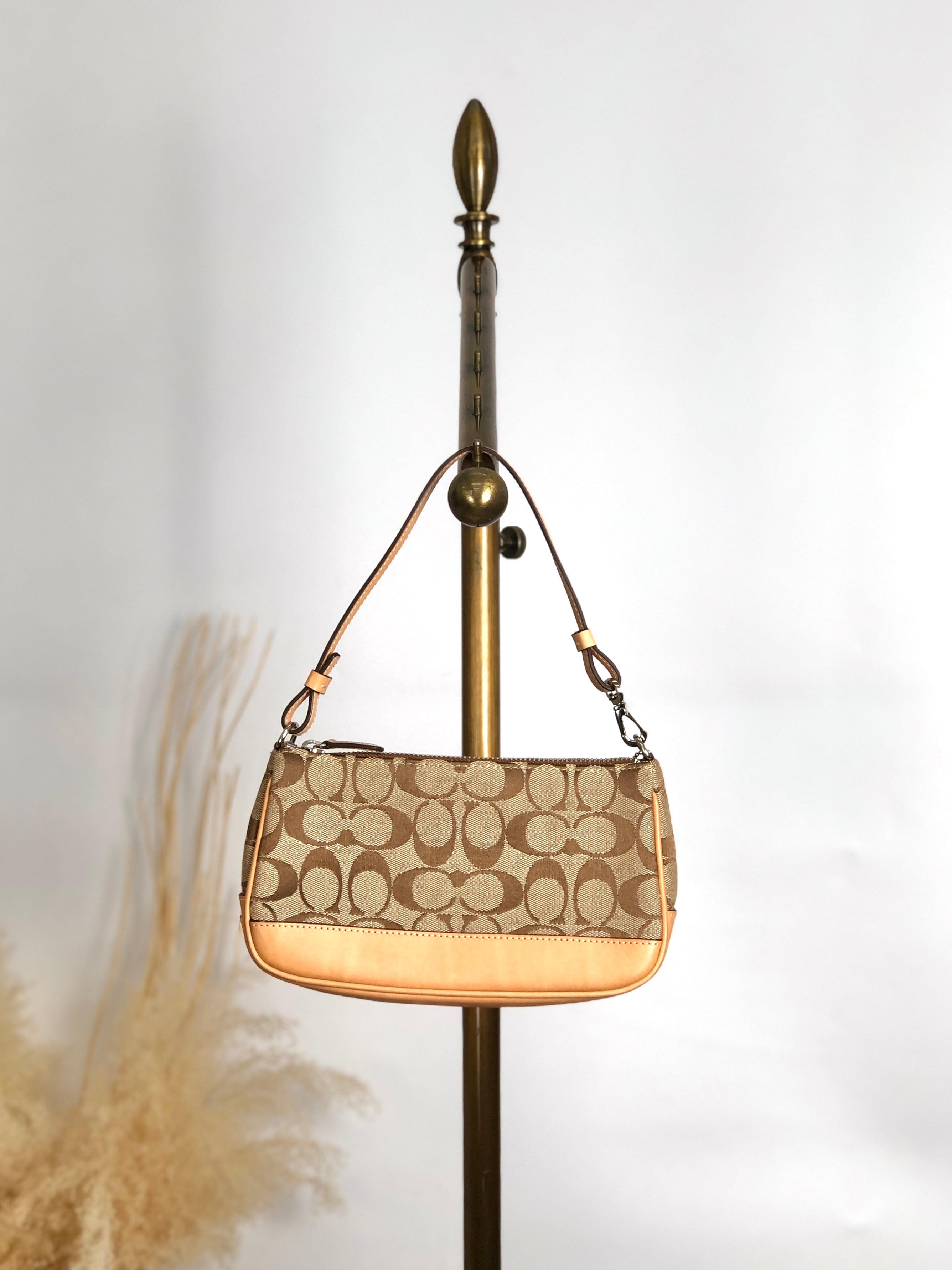 COACH コーチ シグネチャー ショルダーバッグ ベージュ アクセサリーポーチ vintage ヴィンテージ オールド 2nevzh