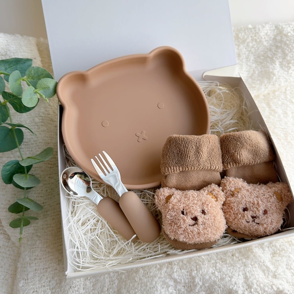 くまさん 4点セット くまさんプレート スプーン・フォーク くまさんソックス 出産祝い ベビーセット ブラウン ピンク