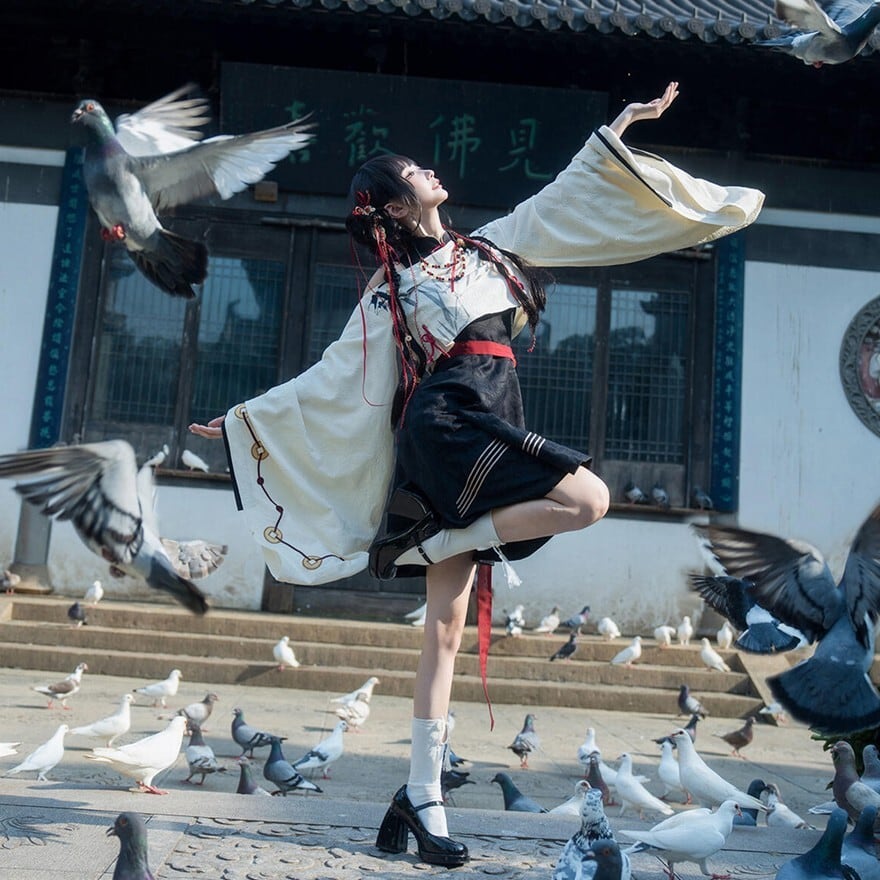 【美品・3点セット】『ロリータ』DVD/パンフレット/チラシ 画像・写真 | FRUITS ZIPPER、ロリータファッションで“神社ランウェイ 洋画・外国映画