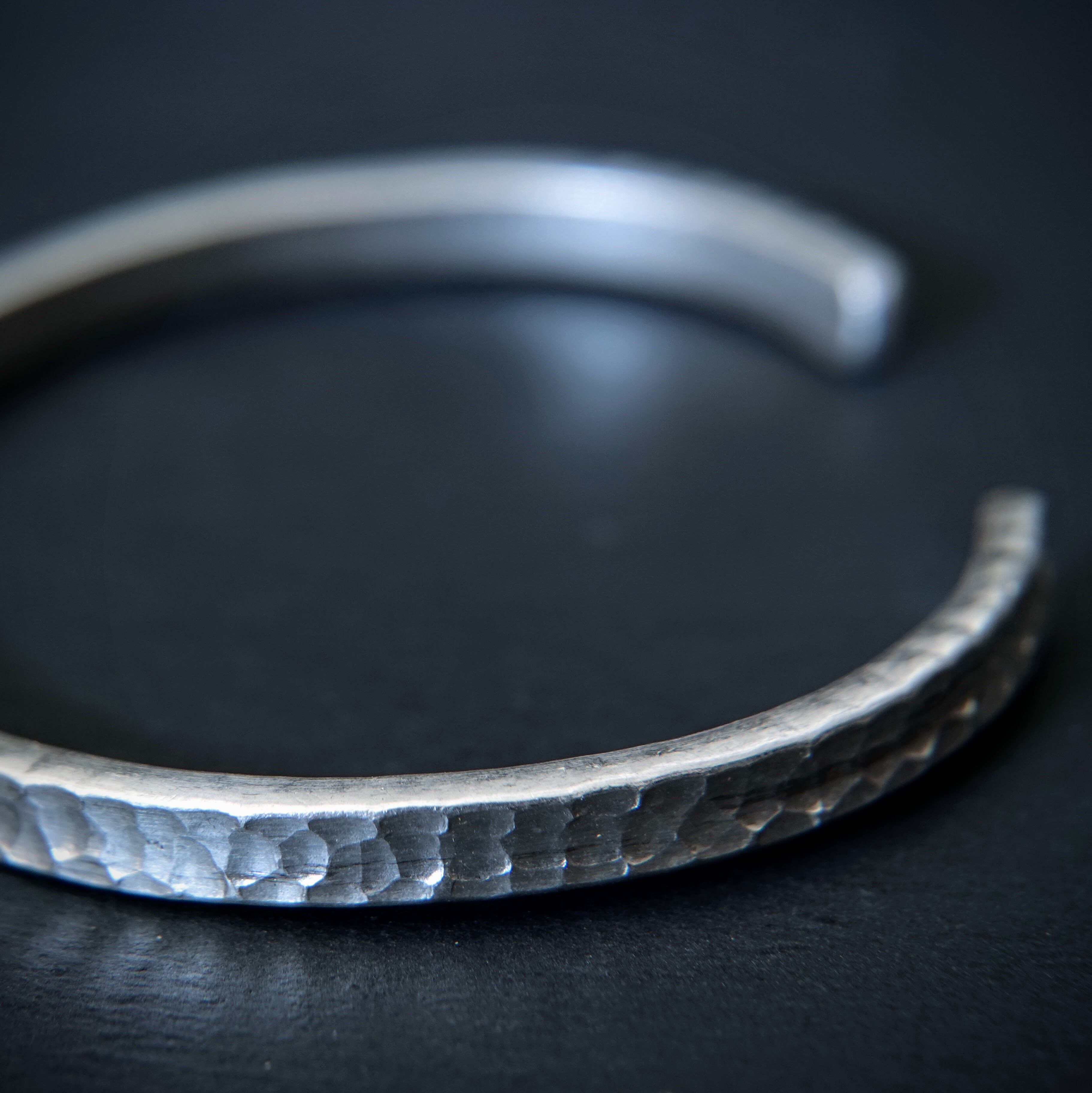 Hammer Bangle | カレンシルバー バングル | Orbit8