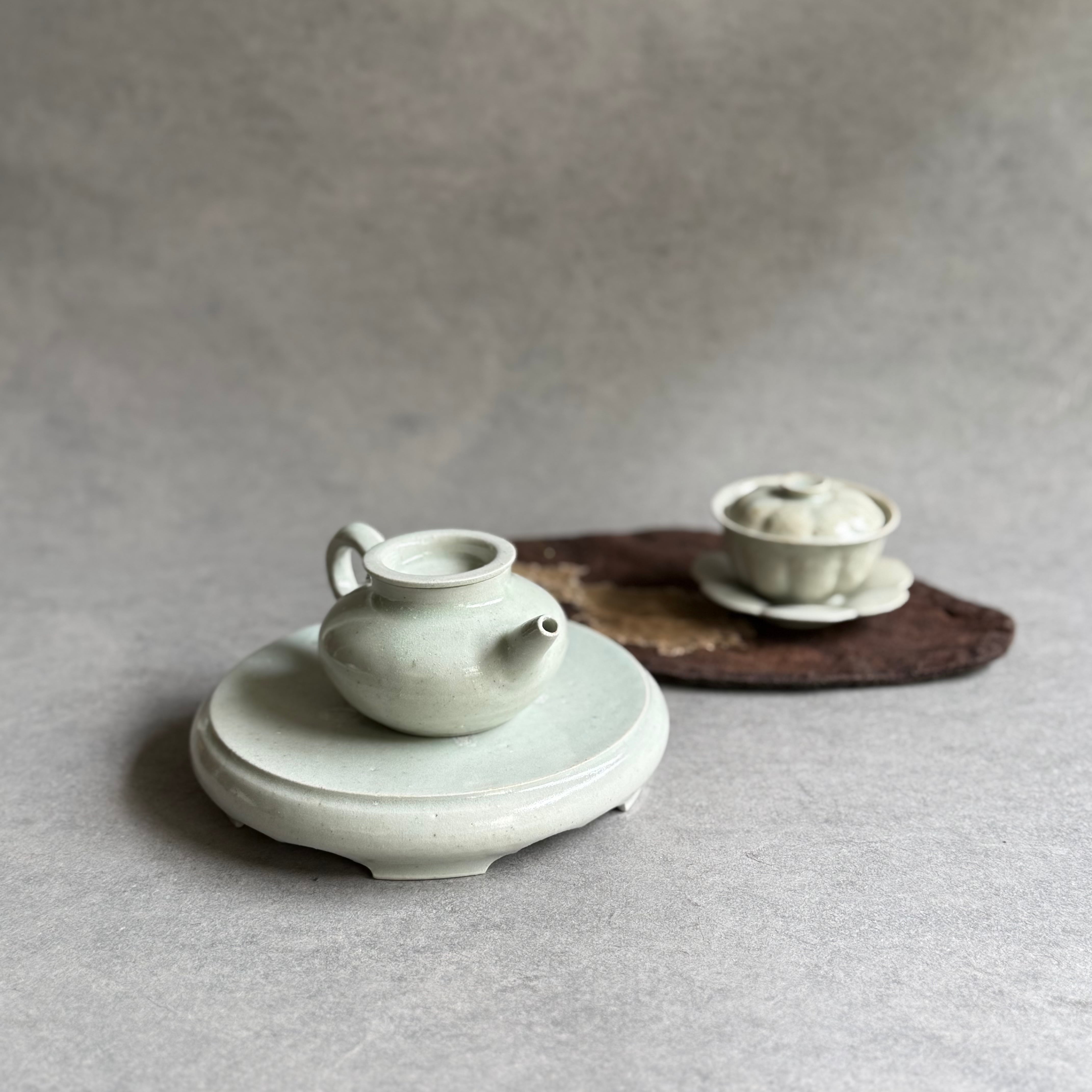 日高伸治 白磁茶壺 M | gallery 一白