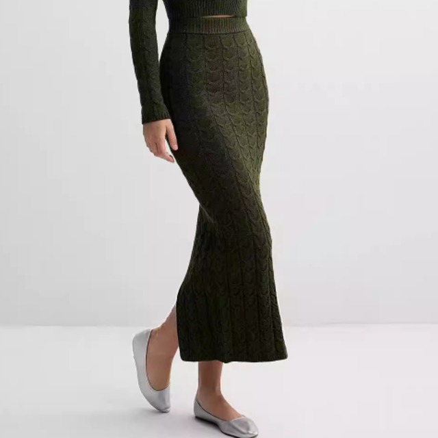 【送料無料】 ロングスカート 3色 リブニット 冬 アンクル丈 マキシ丈 ストレート Iライン 伸縮性 ウエストゴム 厚手 あったか かわいい 大人可愛い きれいめ シンプル カジュアル 大人 上品 おしゃれ お洒落 こなれ感 コンサバ系 ラフ 抜け感 30代 40代 レディース 女性用 ママ服 デート お出かけ お呼ばれ 休日 アウトドア お茶会 女子会 授業参観 誕生日会 着回し 普段使い ファッション コーデ スタイル 楽ちん 暖かい 体型カバー ホワイト グリーン ブラウン 大人カラー 秋カラー