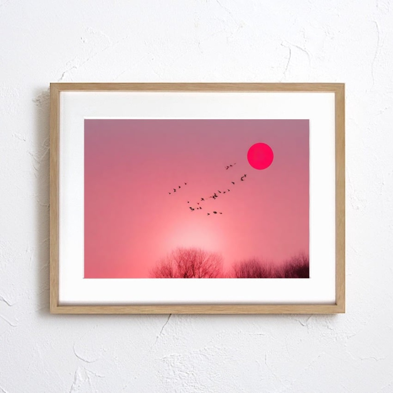Graceful｜夕日と飛翔する鳥のコラージュアートポスター｜柔らかなピンク空が癒しを届けるモダンデザイン｜額縁セット｜A3ポスター