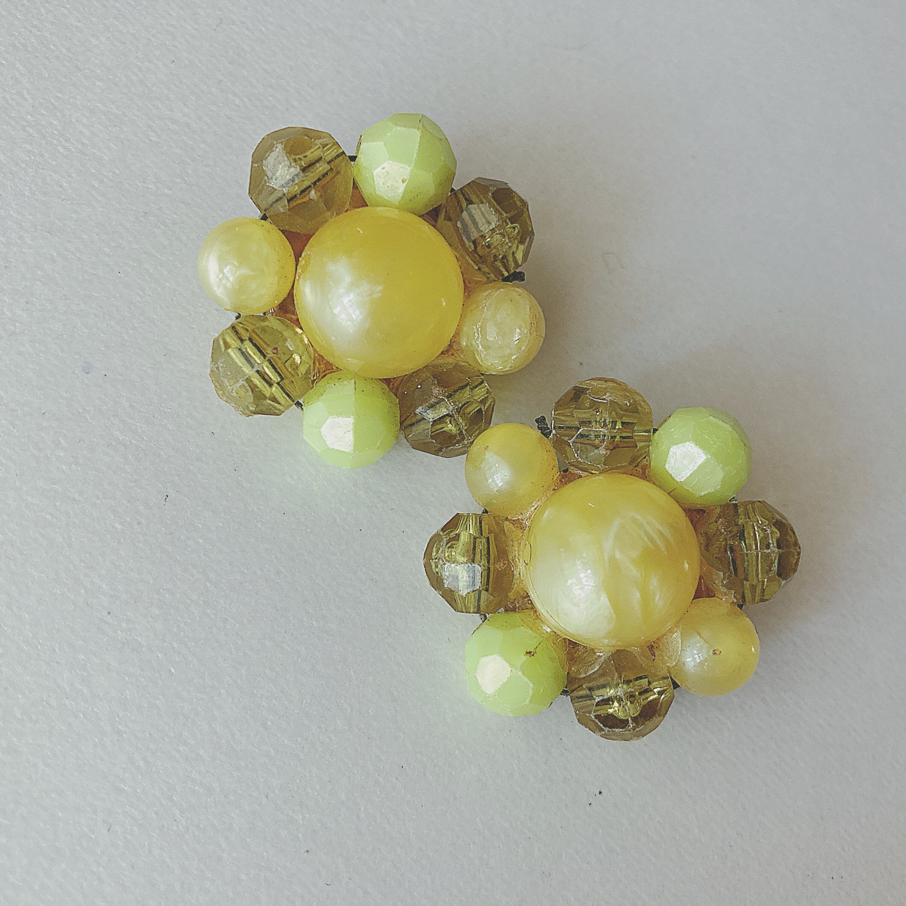 Vintage 50s 60s yellow green beads flower cluster earrings ヴィンテージ 50年代  60年代 イエロー グリーン ビーズ フラワー 花 クラスター イヤリング b1677 OBAKEPEACH