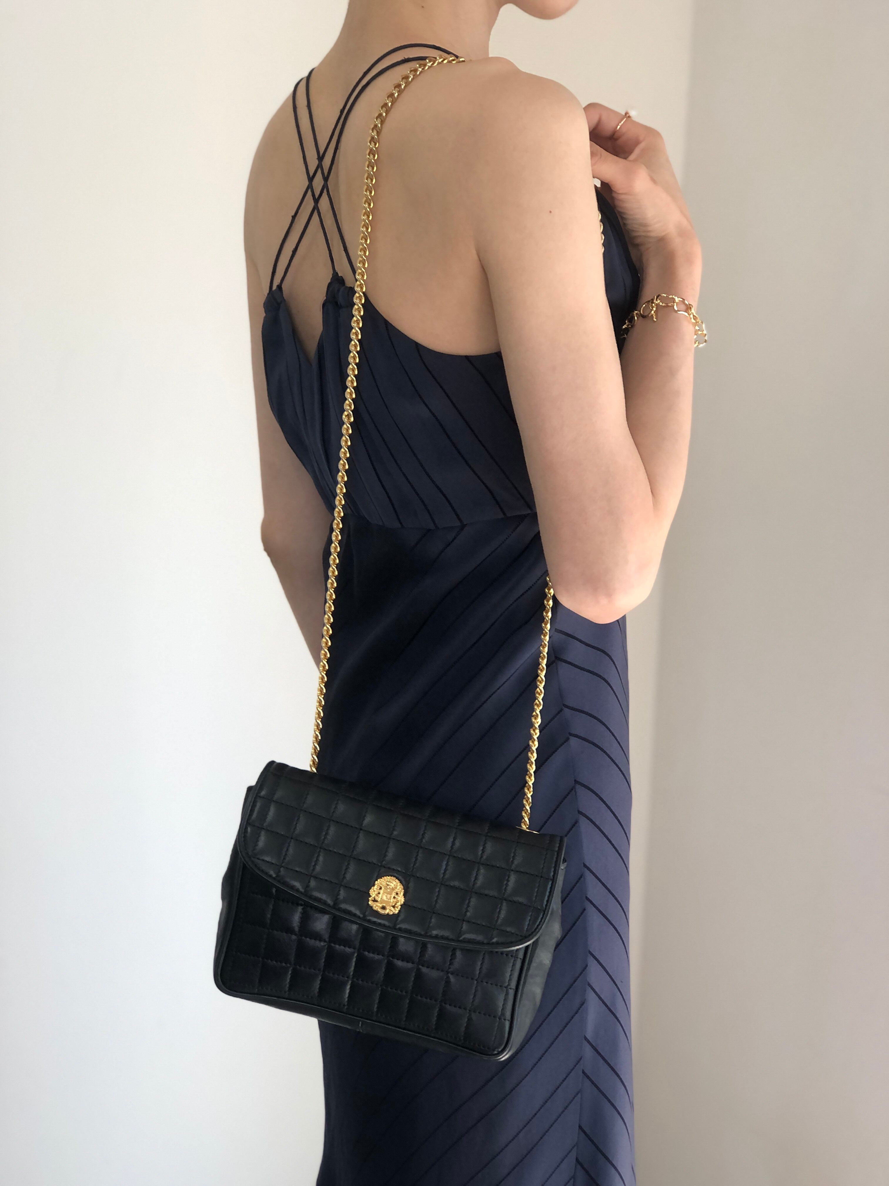セリーヌロゴショルダーバッグ CELINE セリーヌ ショルダーバッグ ブラック エンブレム レザー