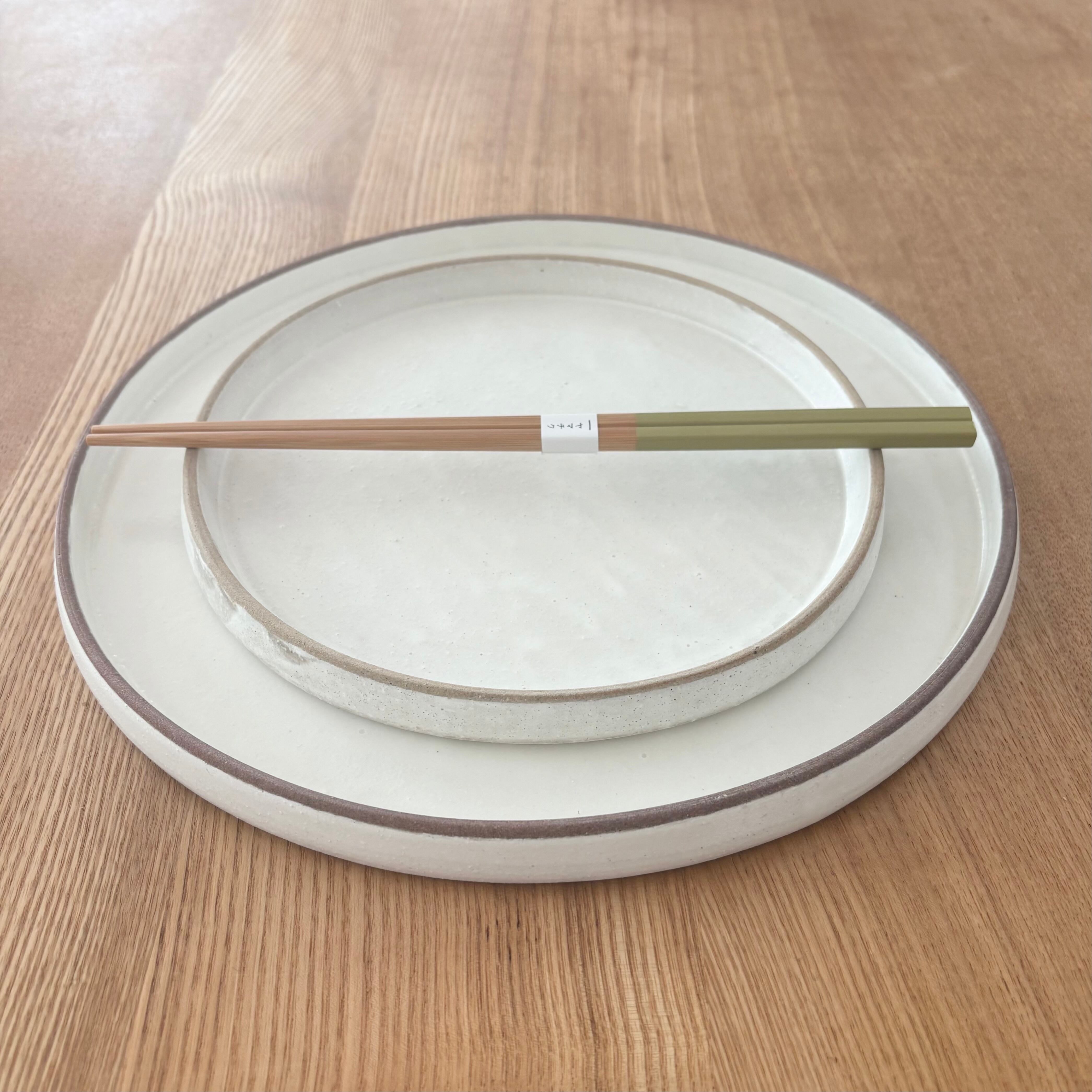 両面使える白丸台皿 大（熊谷雅博） | 暮らしの器 かまごと