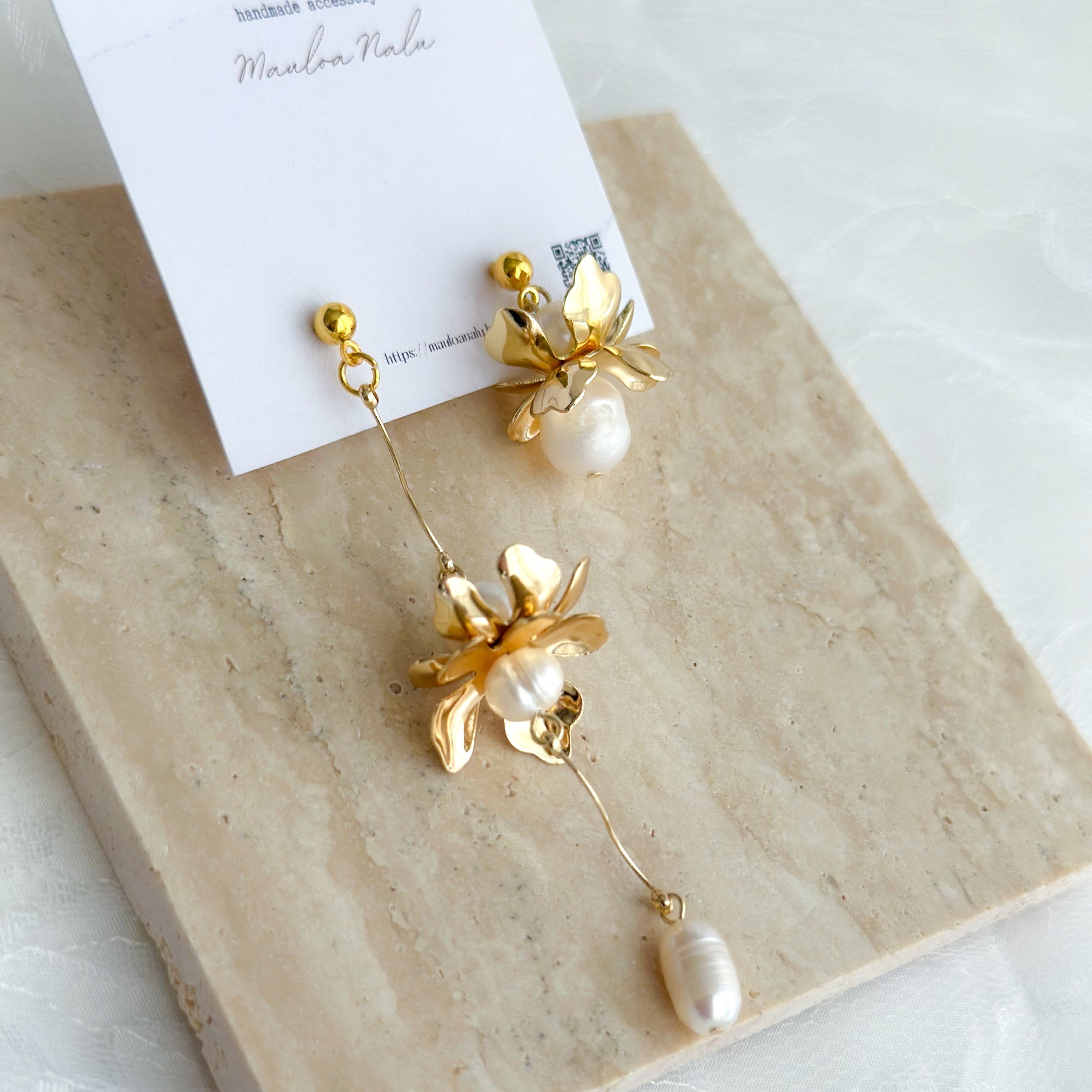 【1136】黄色の薔薇とパールビーズのピアス／イヤリング 黄色 バラのつぼみ ピアス/イヤリング ピアス（スタッド・一粒） Ma et