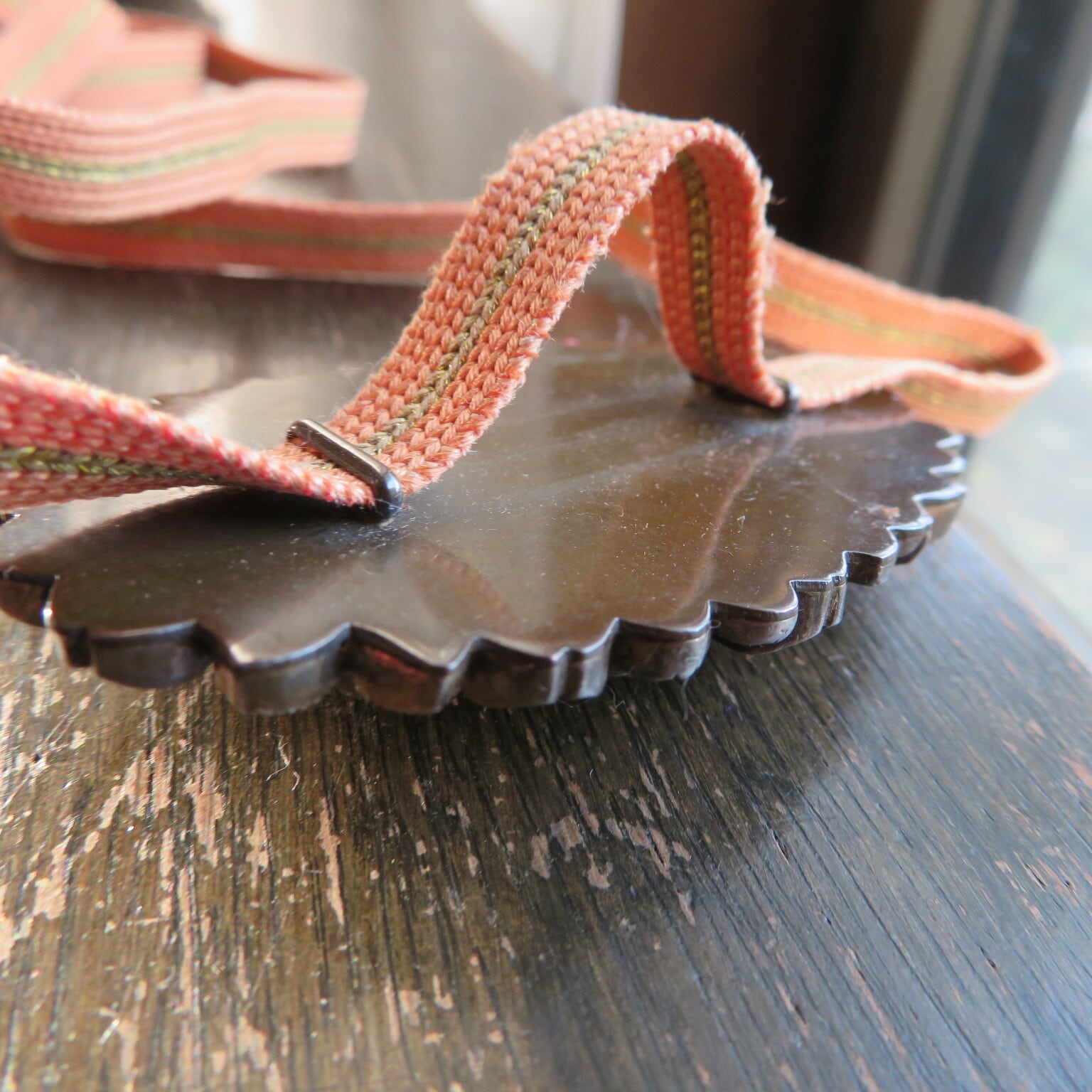 アンティーク　桜楓散らし雲錦の大きな帯留め