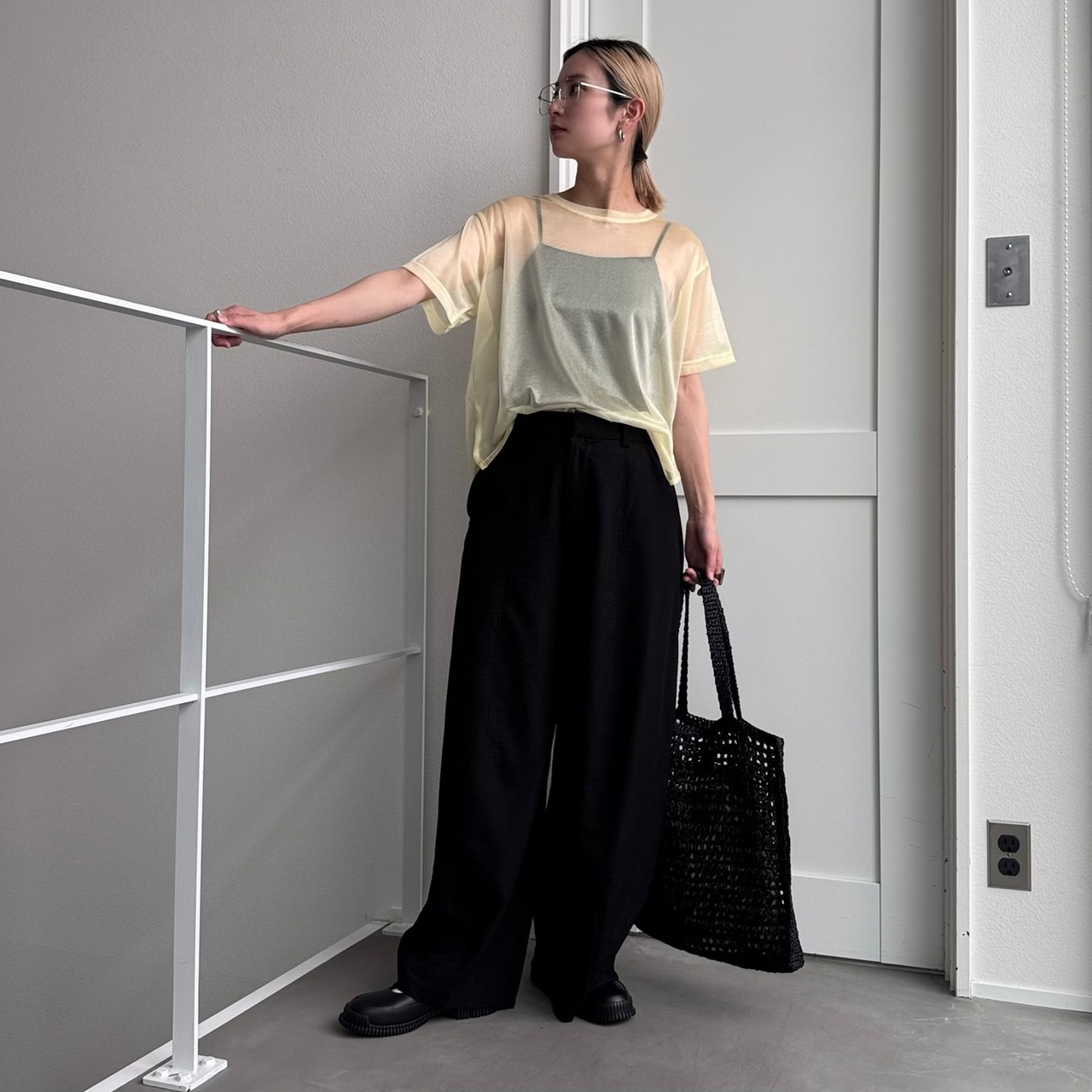 sideslit sheer tee/butter yellow