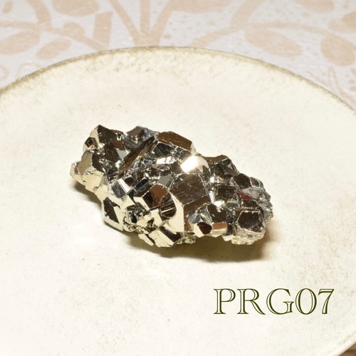 パイライト 原石　高品質　ペルー産　PRG07
