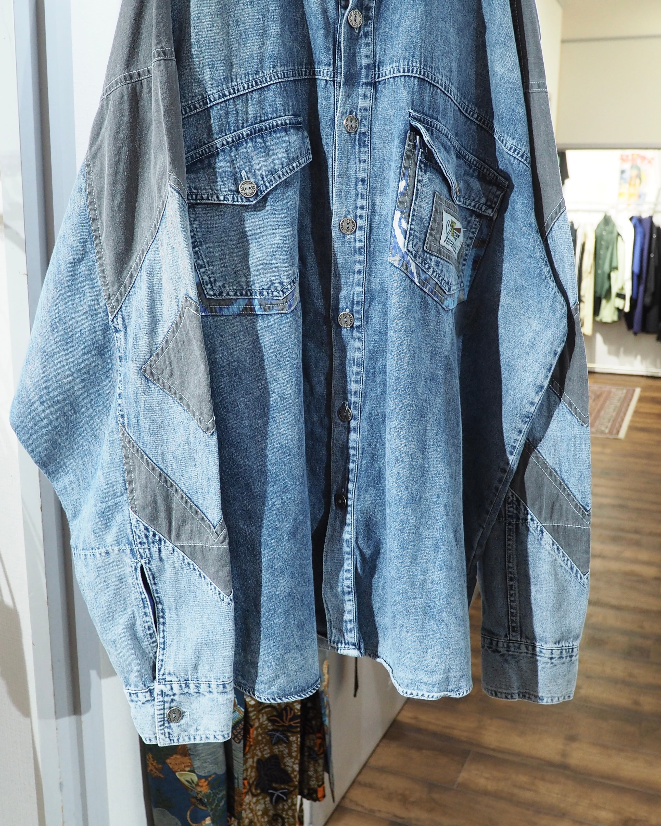1990s Switching Panel × Camouflage pattern vintage loose Denim shirt