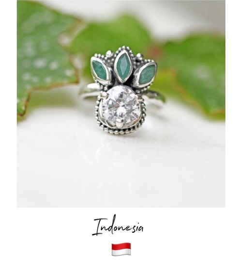 【Made in インドネシア】Emerald crown ring