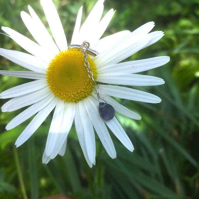 【一点物】✦⋆.すみれの花咲く頃⋆.アイオライトティアドロップシェイプイヤーカフ⋆.·サージカルステンレス⋆.·✦