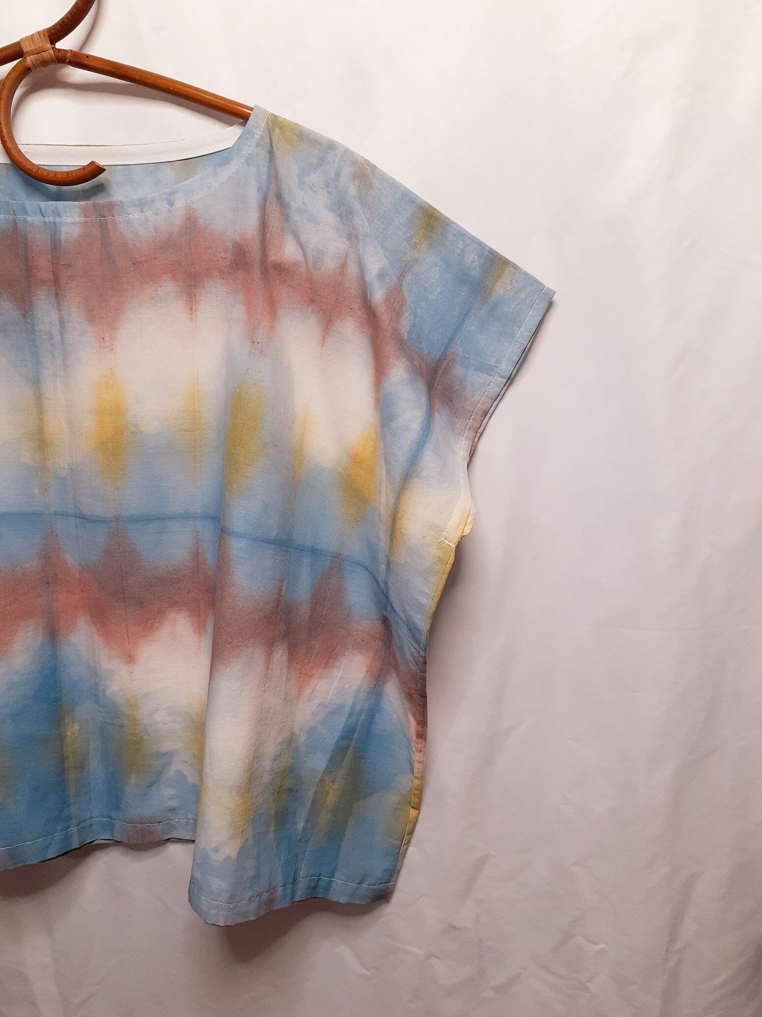 手染め&縫製・オリジナルのトップス(藍染・ベンガラ染め)