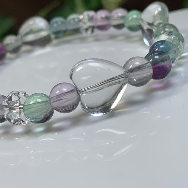 7.ハート水晶×フローライト・デザインブレスレット