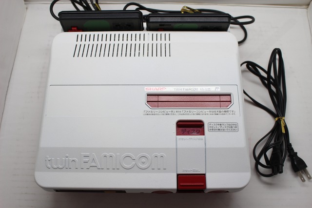ツインファミコン NESRGB取付 電源内蔵 改造代行 | レトロ堂  