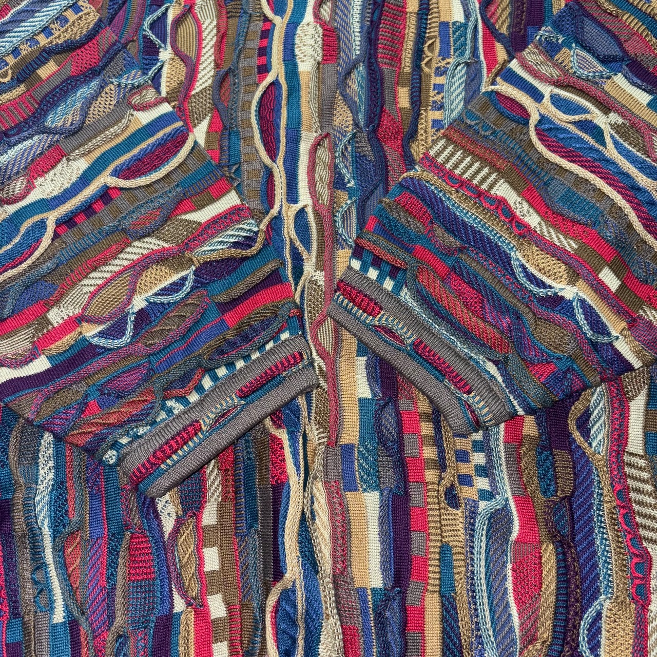 TUNDRA 3D knit pullover