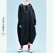 波のリズムをまとうブラックワンピース《i0777》