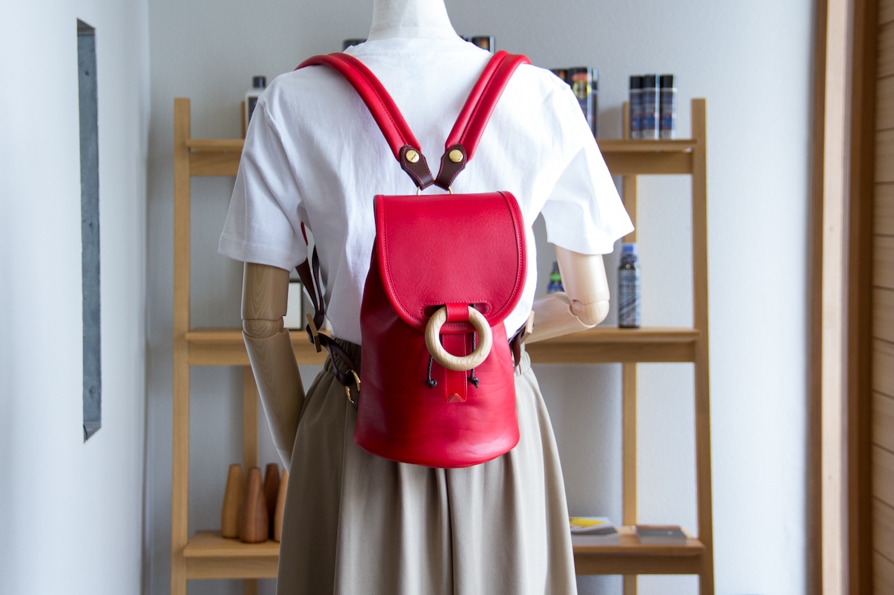 【展示品セール40%OFF|1点限り】WAKKO -わっこ- レザーミニリュック S(イエロー)|旭川木工リング留め具/2WAY