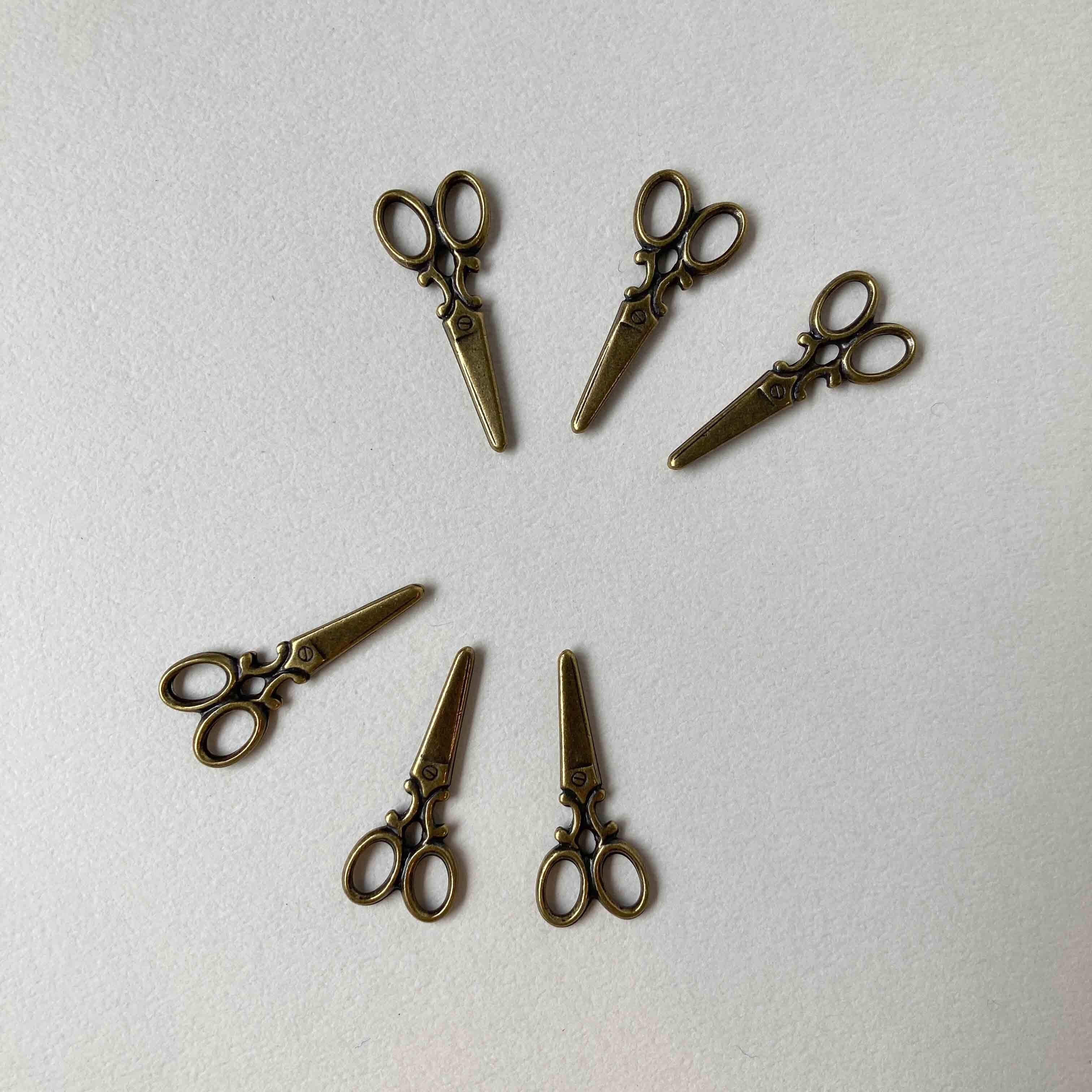アンティーク風 両面デザインはさみチャーム | Dua-アクセサリーパーツ