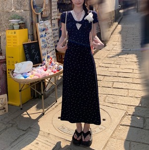 ロングワンピース レディース ワンピース ロング 半袖 Vネック スリム 細身 Aライン レース かわいい 大人可愛い 上品 おしゃれ レトロ ガーリー 存在感 ラブリー キュート 都会的 ロマンティック ナチュラル 花柄 フラワー 春 夏 秋 ロングシーズン デート お出かけ イベント レストラン 女子会 休日 ショッピング コンサート ライブ お花見 カフェ 楽ちん プレゼント プチプラ 普段使い 着回し モテ 清楚 インスタ映え S M L 小さいサイズ 大きいサイズ ブルー