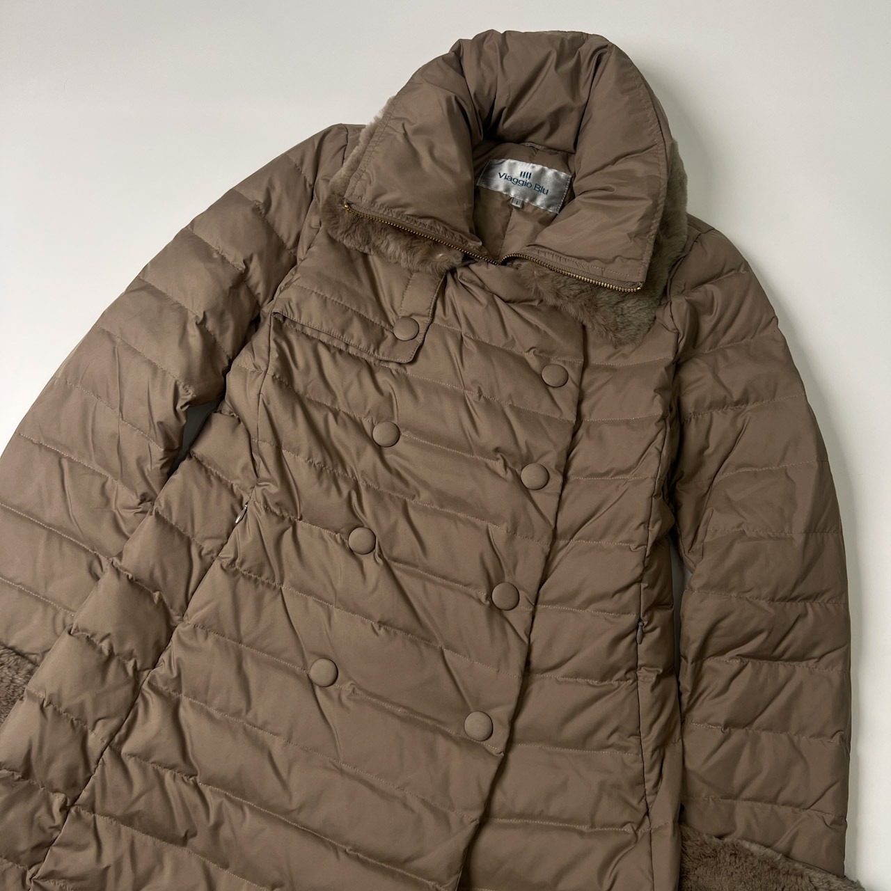 Viaggio Blu ビアッジョブルー ラビットファー付き Aライン ダブル ジップアップ ダウンコート 1/くすみベージュ