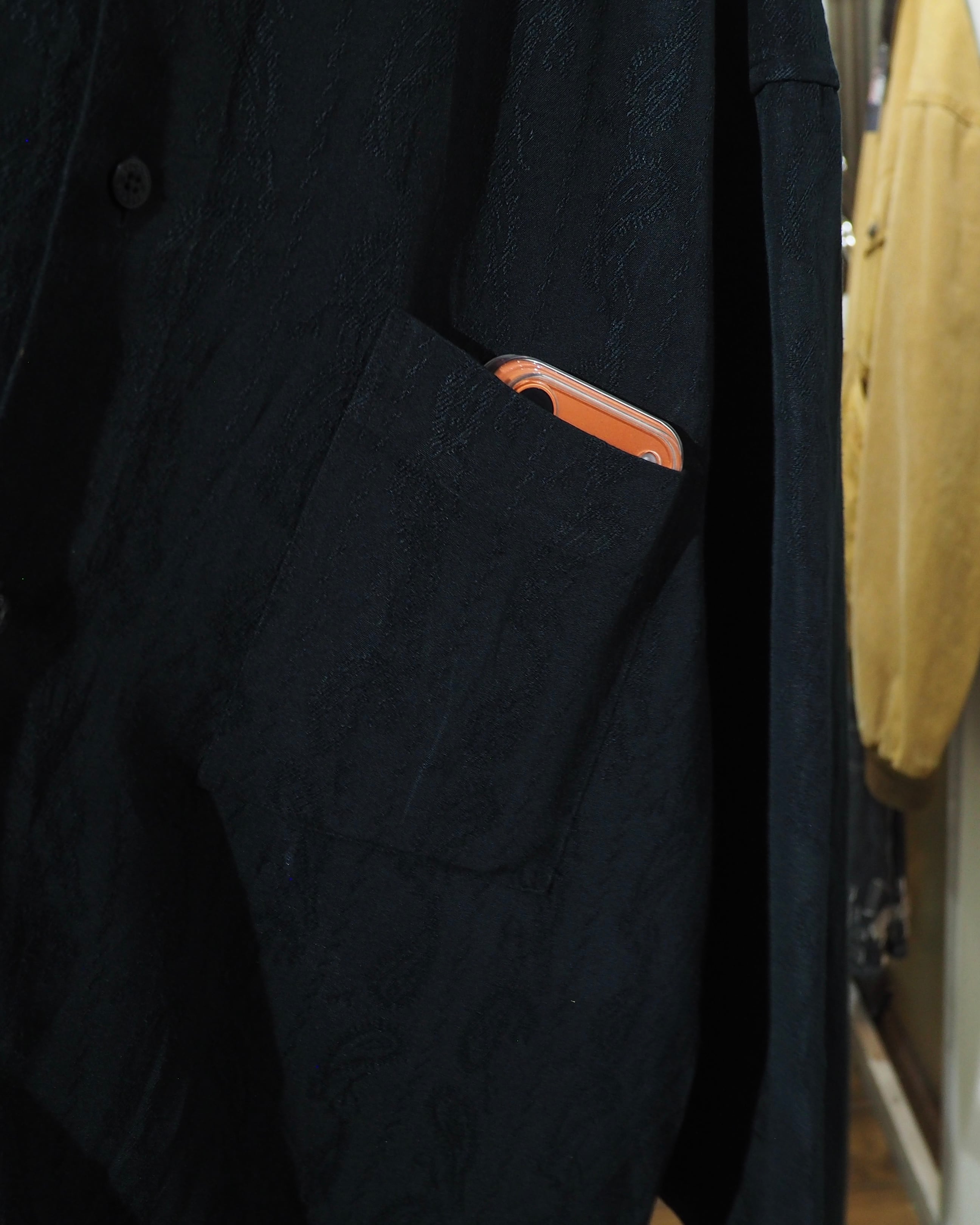 " axcess " Black Beautiful Paisley Pattern Embroidery Over Silhouette Shirt