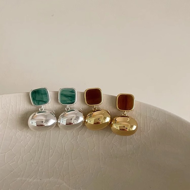 bean-shaped gold metal plate pierce　＜a10045885＞