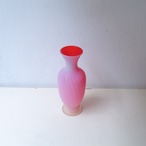 いちごと練乳のような花瓶-すらり