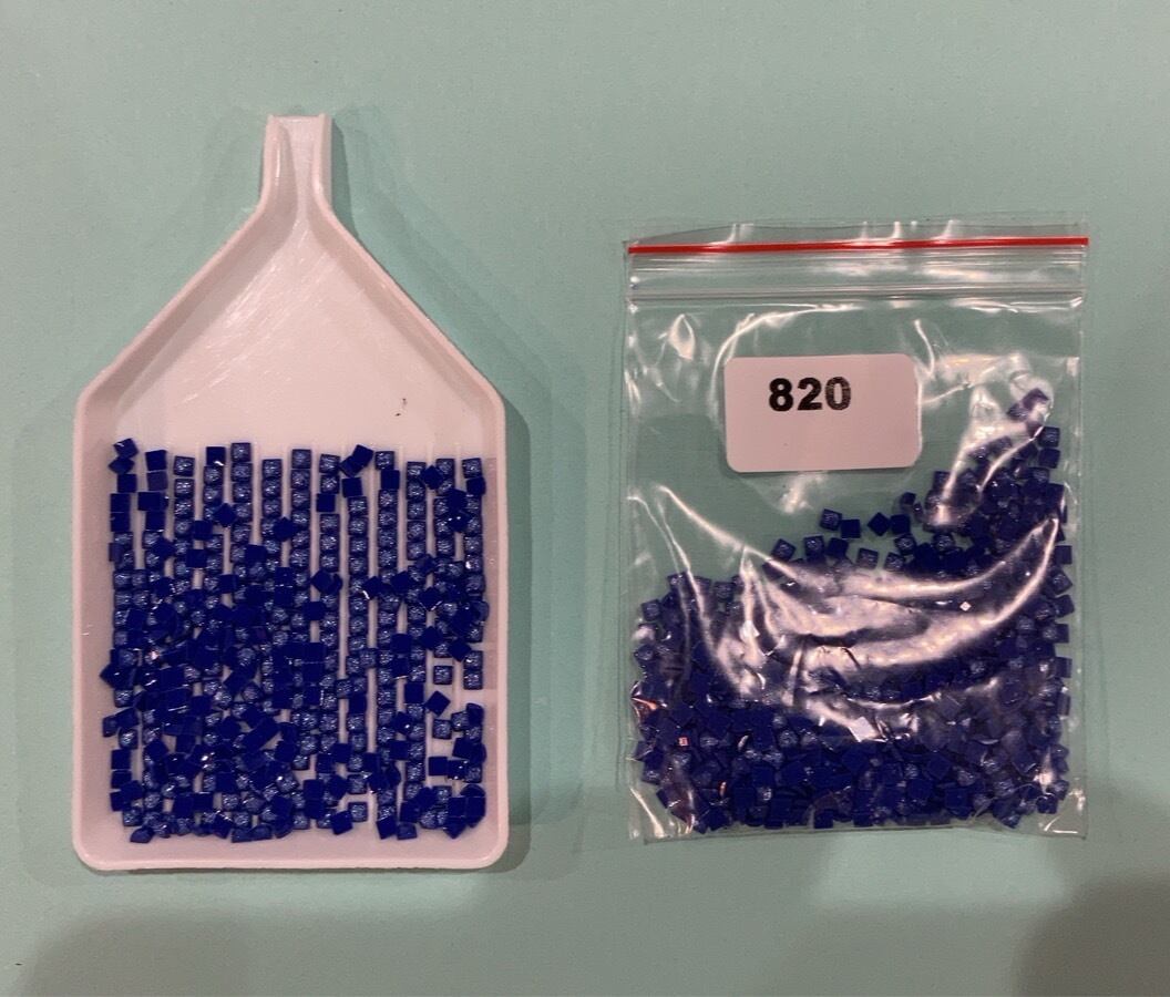 【820番】フェアリーダストビーズ⭐︎四角(square)ビーズ 5g入り