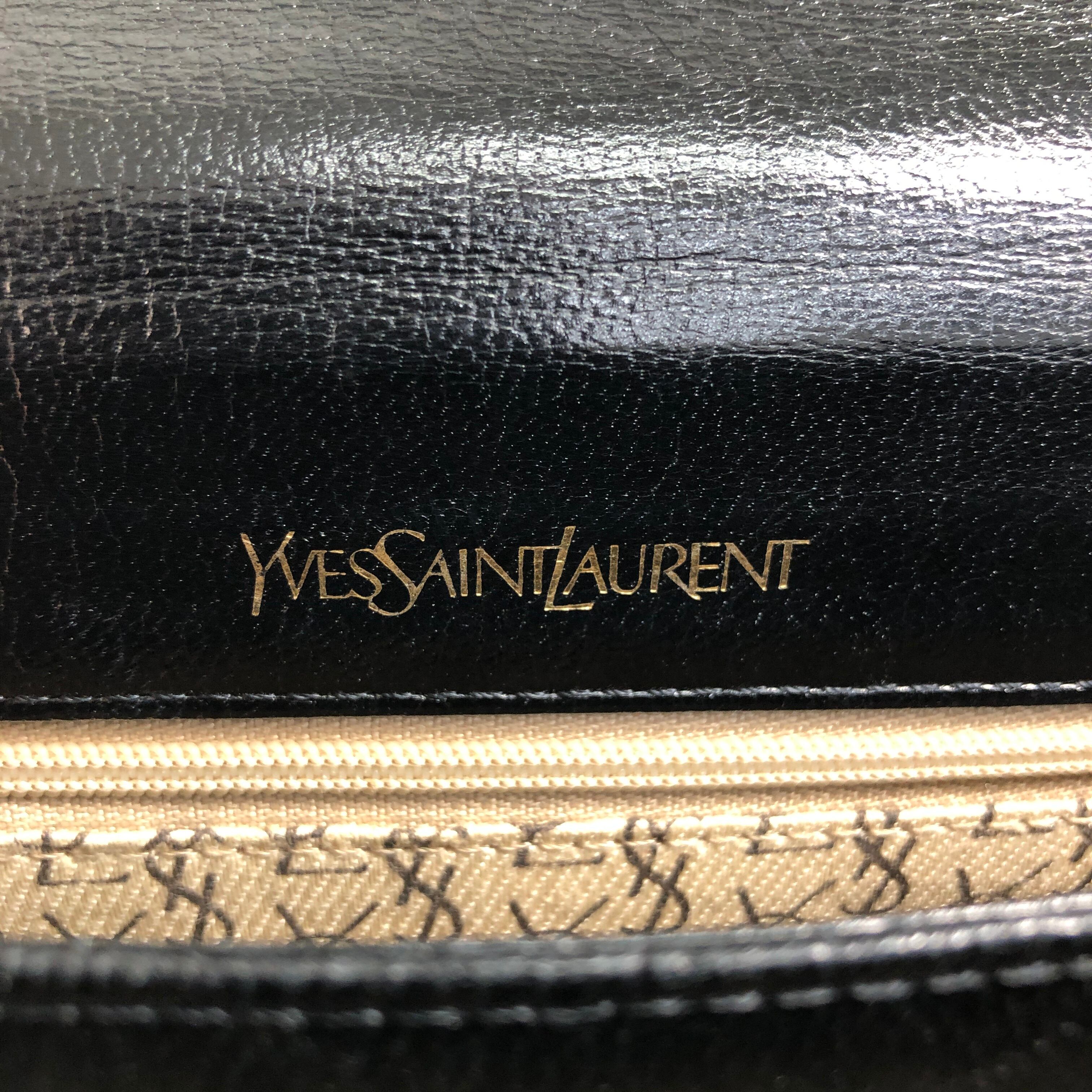YVES SAINT LAURENT イヴ サンローラン  バッグ ショルダーバッグ - レザー リザード  ブラック ゴールド金具  ヴィンテージ JRA公認 【本物保証】 Yves Saint Laurent イヴ・サンローラン ショルダーバッグ ブラック