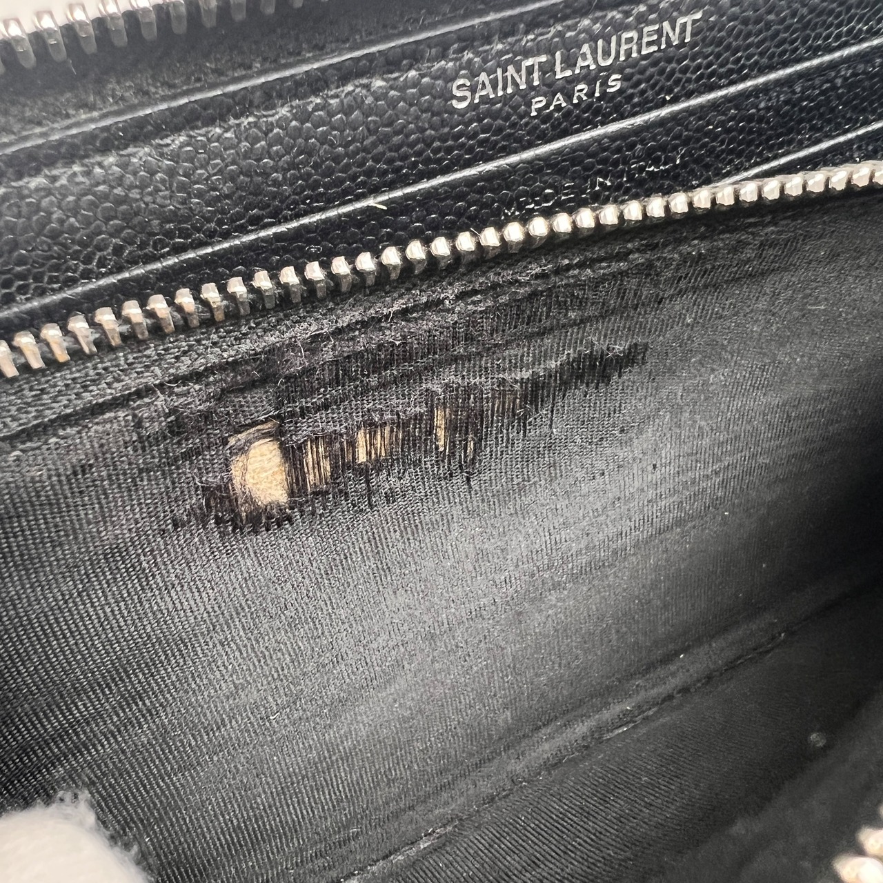 【最終処分SALE】SAINT LAURENT  レザー 長財布 ブラック A-11733
