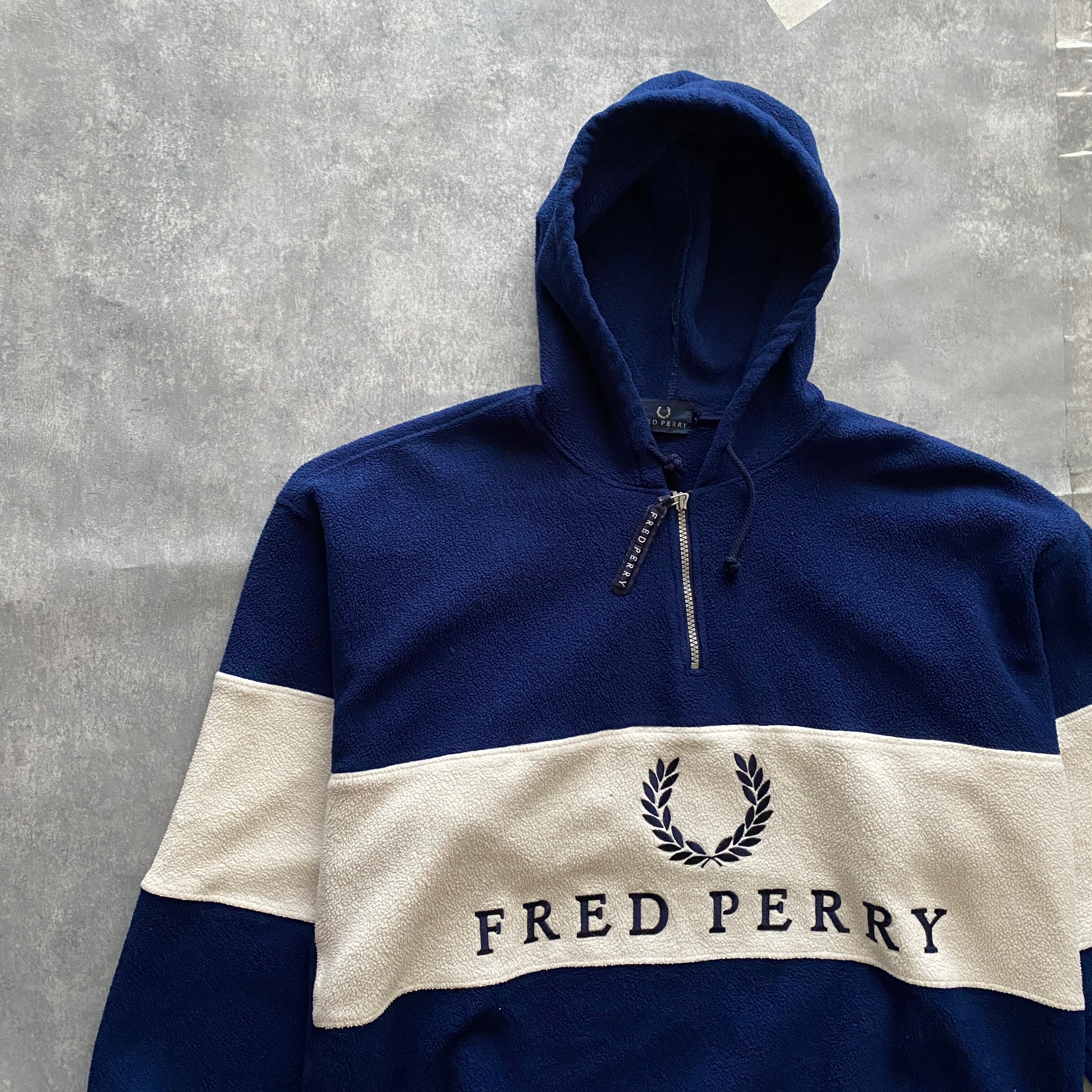 FRED PERRY　フレッドペリー　ジップアップパーカー　ベロア　月桂樹ロゴ