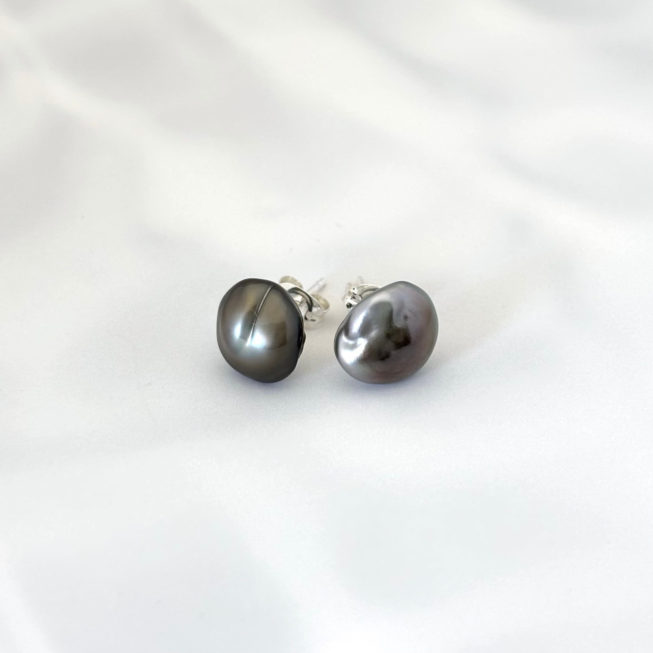 黒蝶ケシパール ピアス BLACK-LIPPED PEARL EARRINGS | GRACE PEARLS
