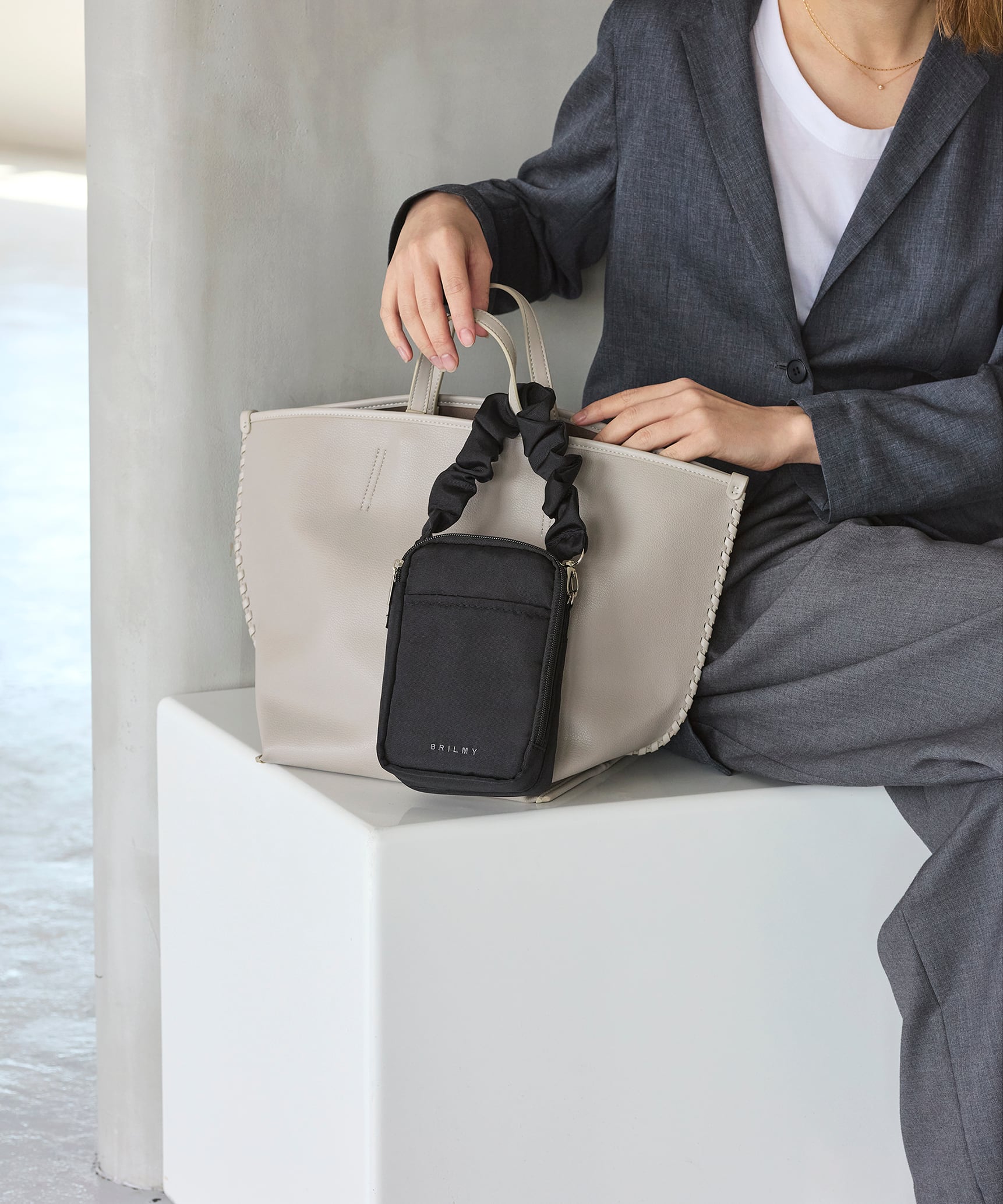 ZUBORA SMARTPHONE SHOULDER BAG | BRILMY