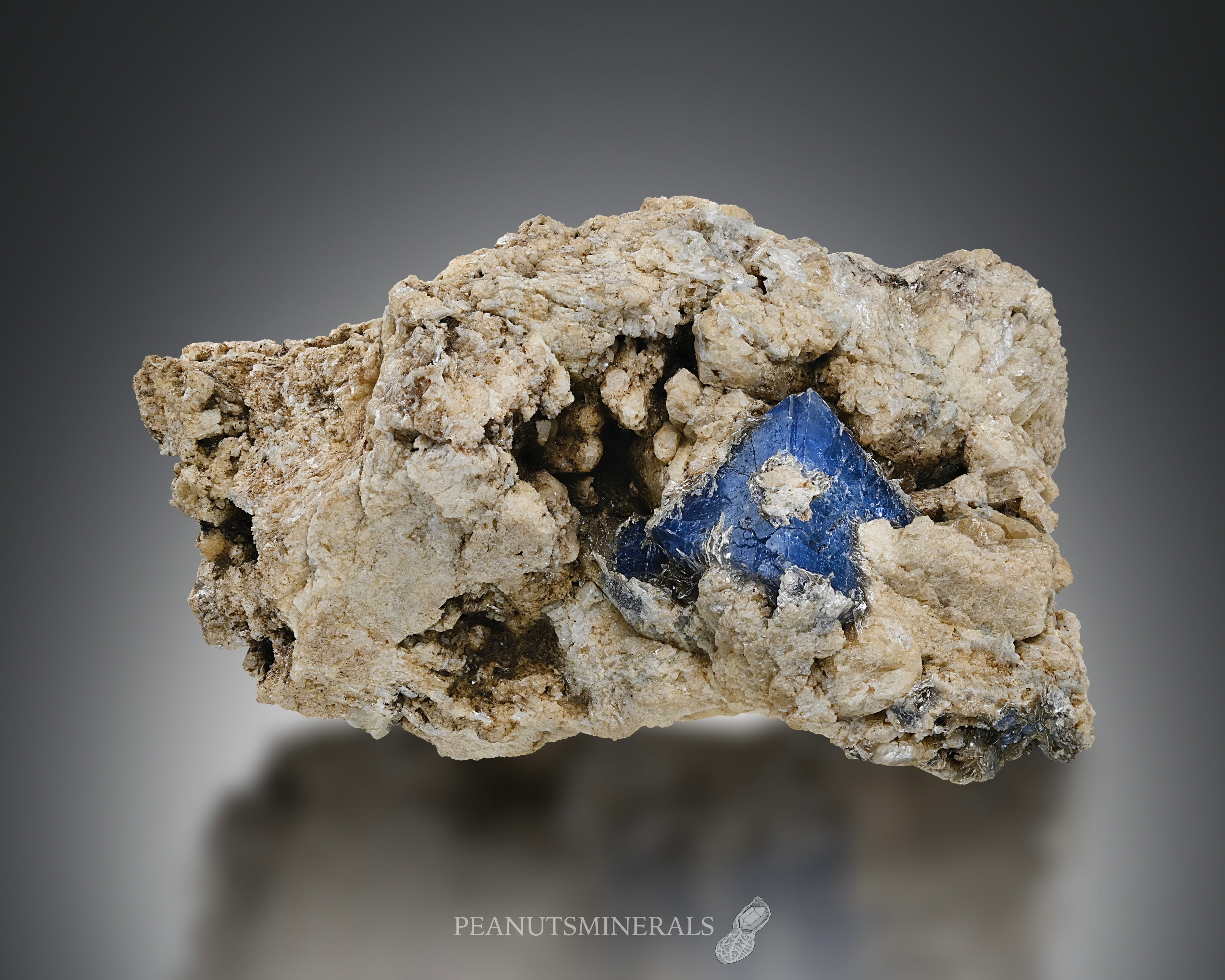 no.228 マットなコバルトブルーとスピネル コバルトスピネル【Cobalt Spinel】ベトナム産 | PEANUTS MINERALS