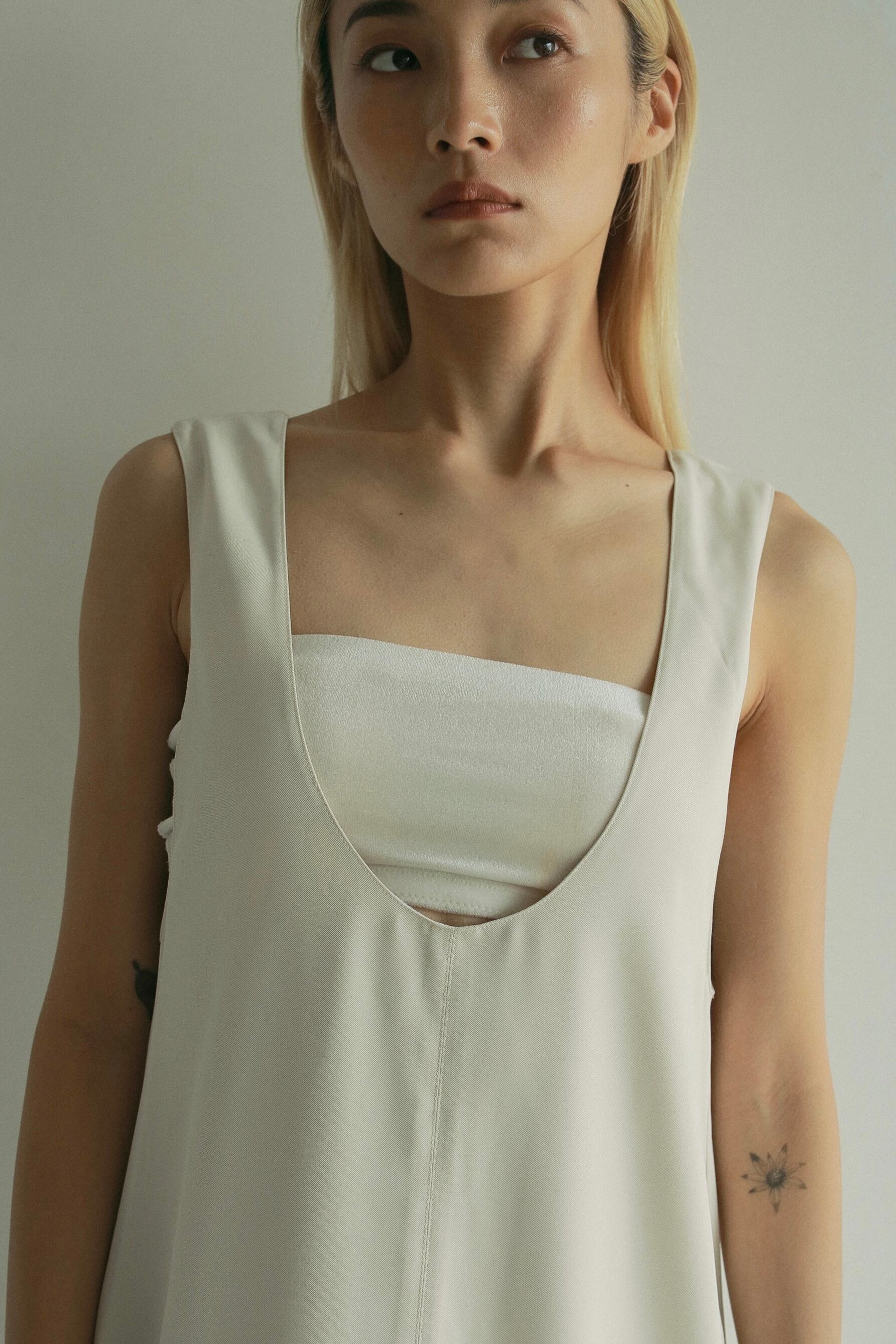 アンヌーク ツイルユーネックワンピース